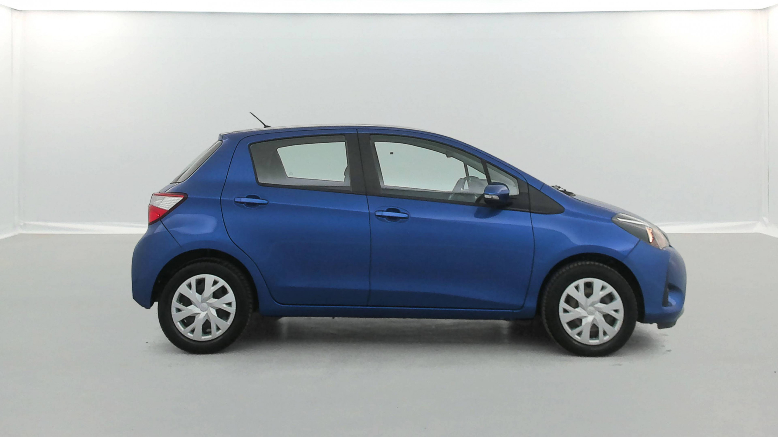 Vente en ligne Toyota Yaris Yaris 110 VVT-i au prix de 13 290 €