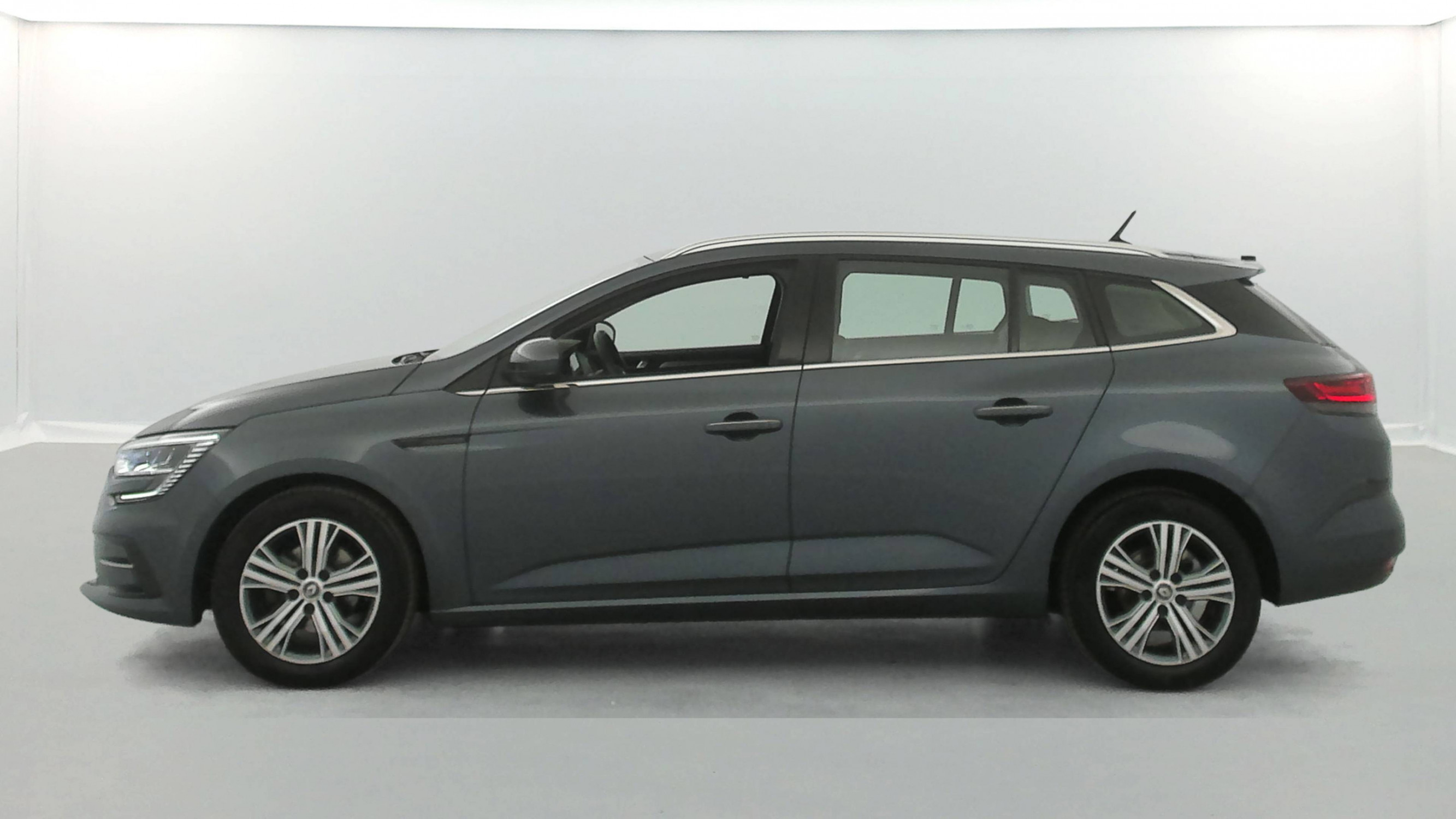 Vente en ligne Renault Megane 4 Estate  TCe 140 au prix de 15 490 €