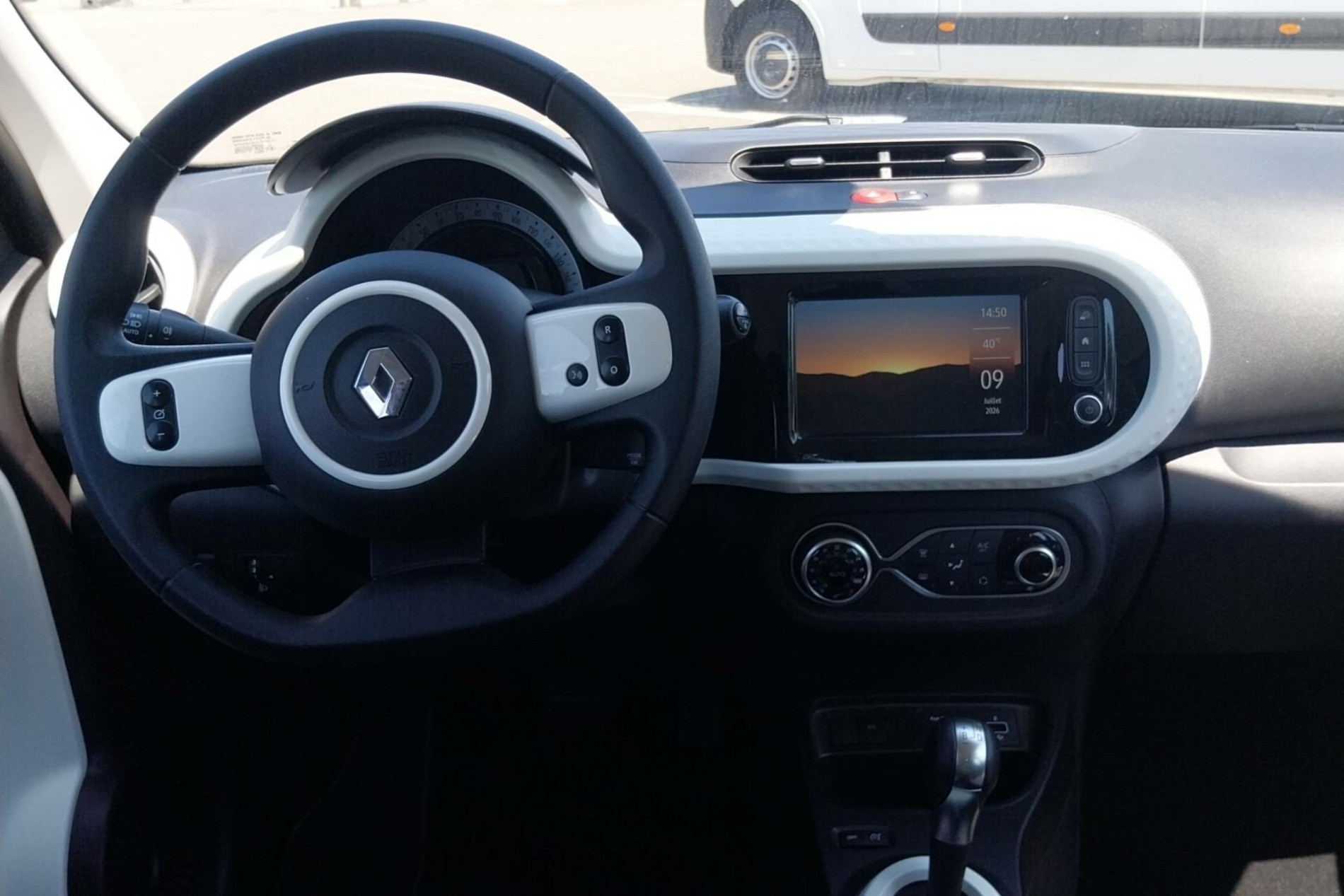 Vente en ligne Renault Twingo Electrique Twingo III E-Tech au prix de 11 990 €