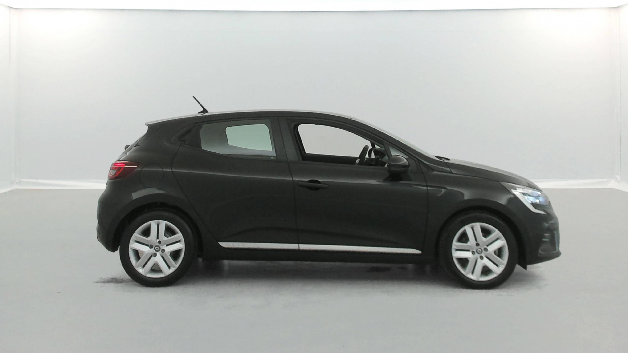 Vente en ligne Renault Clio 5 Clio E-Tech 140 - 21N au prix de 14 990 €