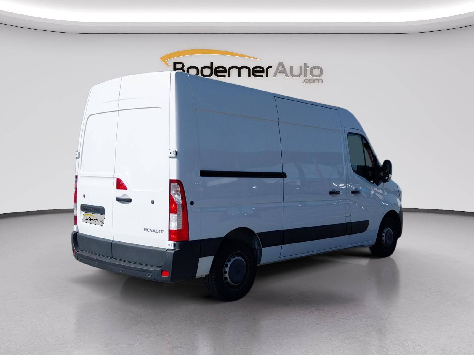 Vente en ligne Renault Master Fourgon MASTER FGN TRAC F3500 L2H2 BLUE DCI 135 au prix de 25 990 €
