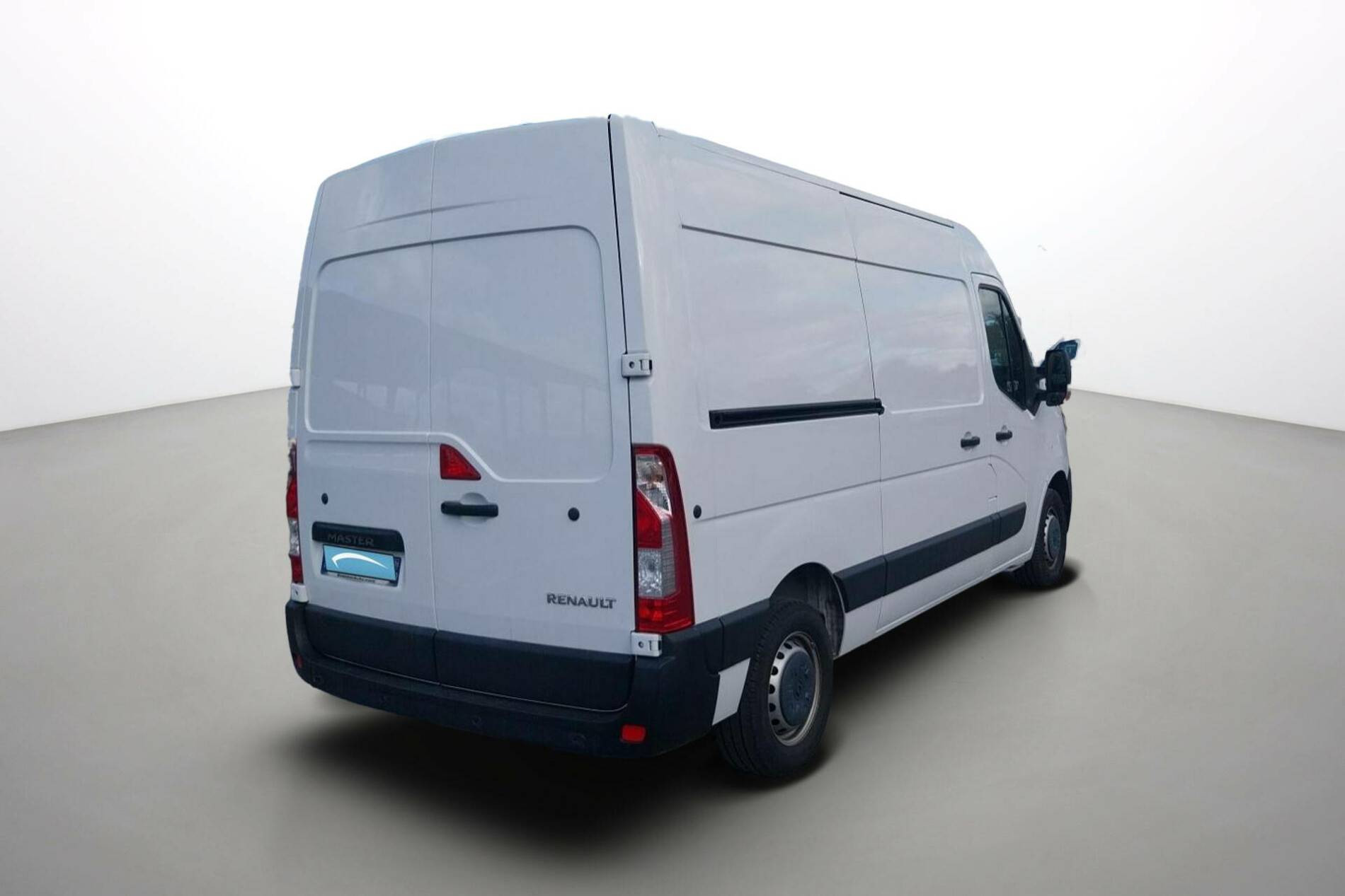 Vente en ligne Renault Master Fourgon MASTER FGN TRAC F3500 L2H2 BLUE DCI 135 au prix de 23 390 €