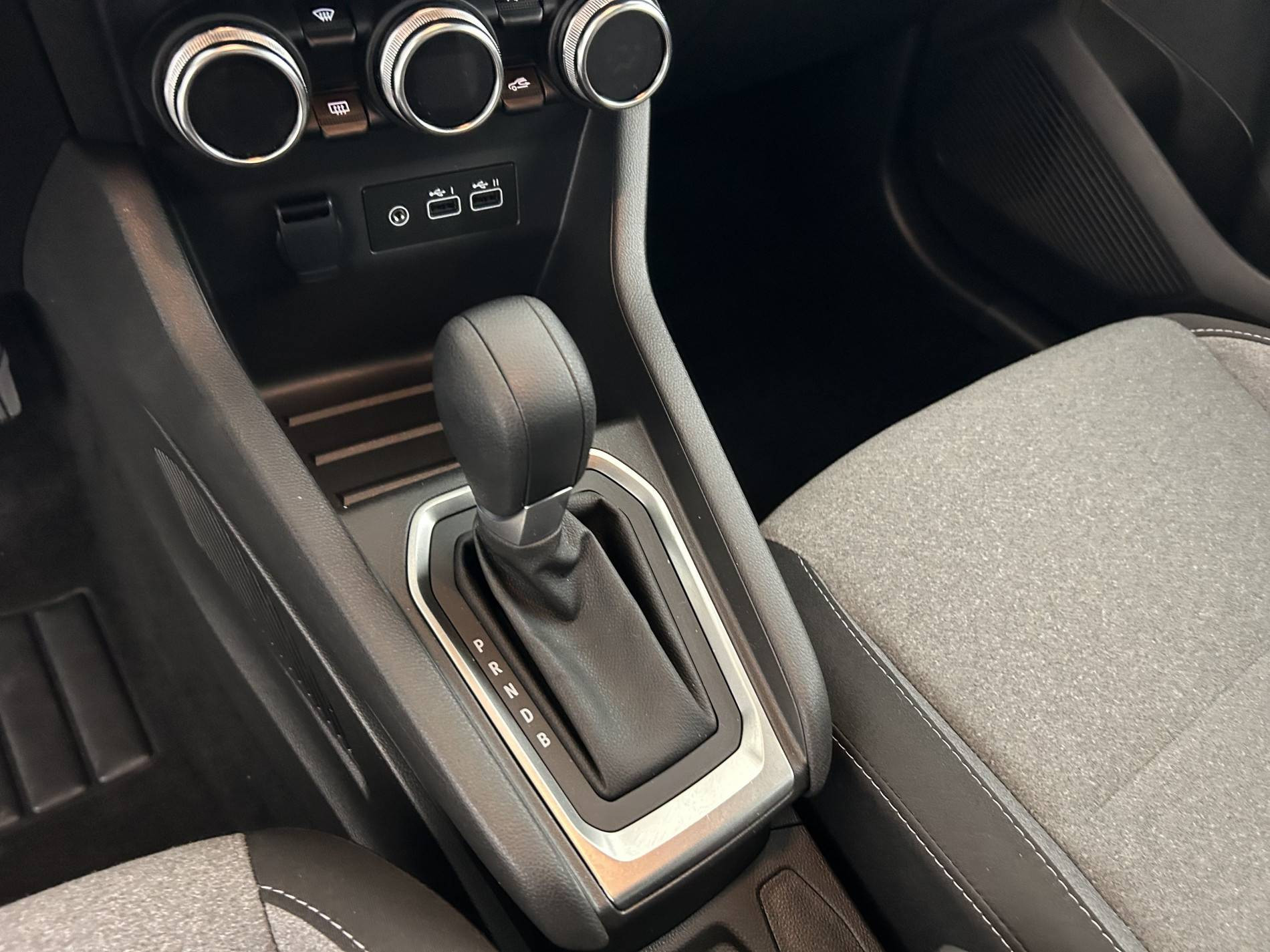 Vente en ligne Renault Clio 5 Clio E-Tech full hybrid 145 ch GSR2 au prix de 19 980 €