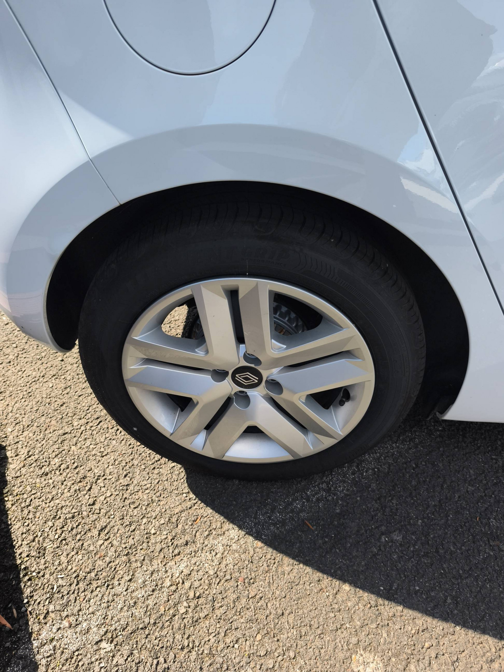Vente en ligne Renault Clio 5 Clio Eco-G 100 ch GSR2 au prix de 16 490 €