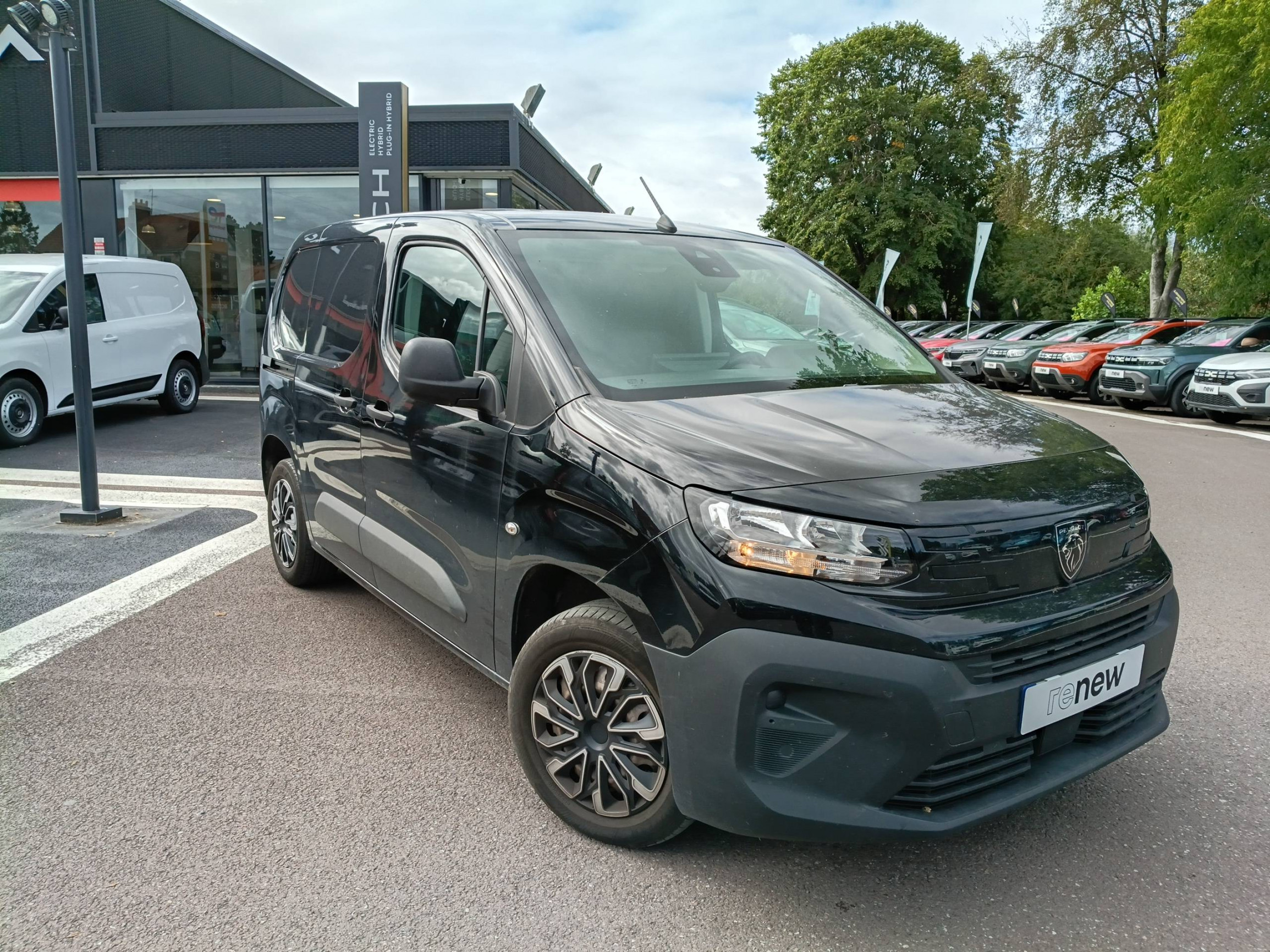 Vente en ligne Peugeot Partner Fourgon  M 650 KG BLUEHDI 130 S&S BVM6 au prix de 19 990 €