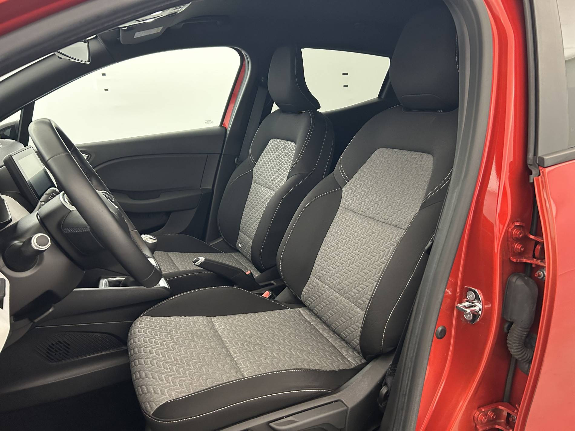 Vente en ligne Renault Clio 5 Clio TCe 90 - 21 au prix de 12 390 €