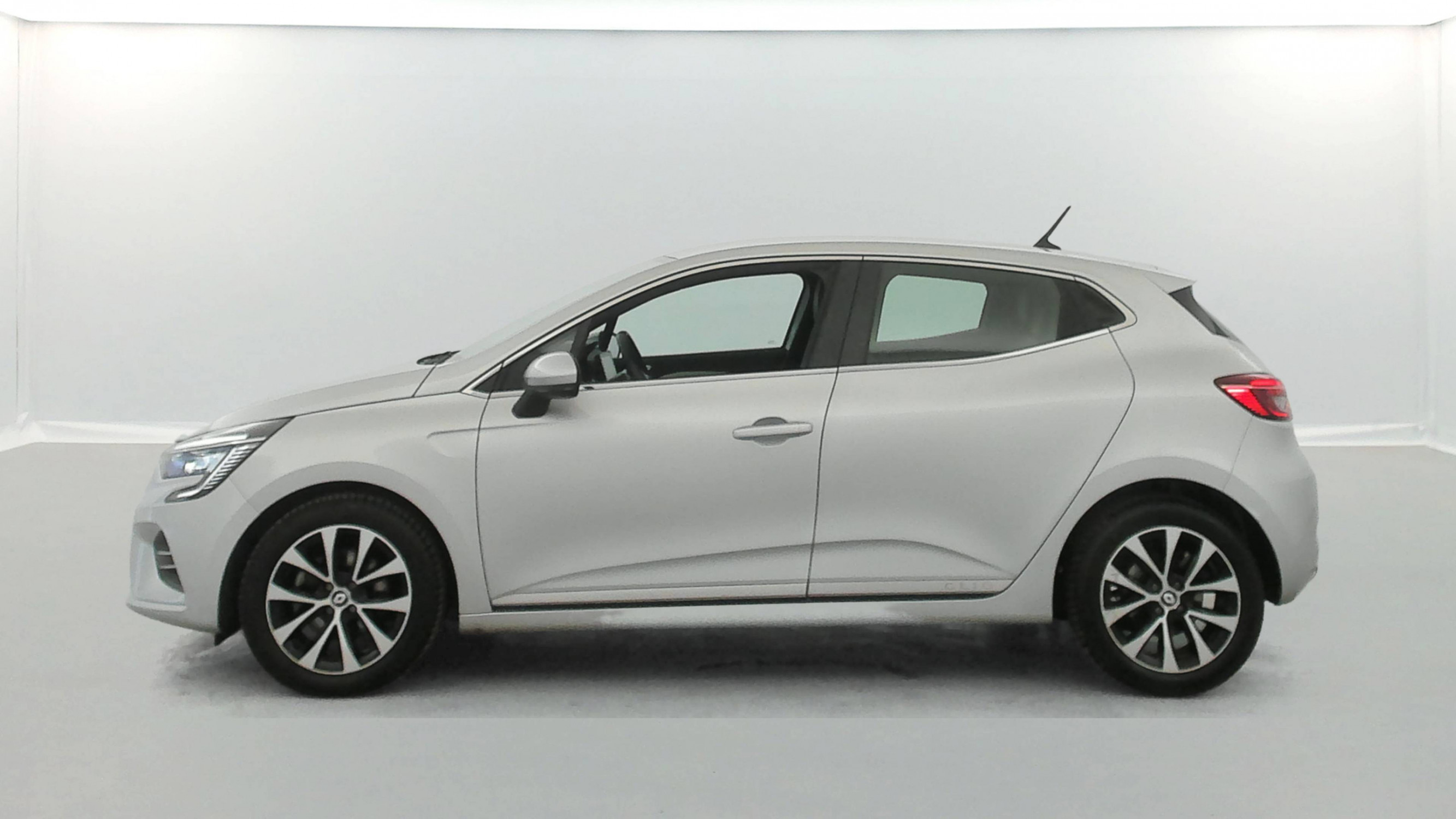 Vente en ligne Renault Clio 5 Clio Blue dCi 100 - 21N au prix de 15 290 €