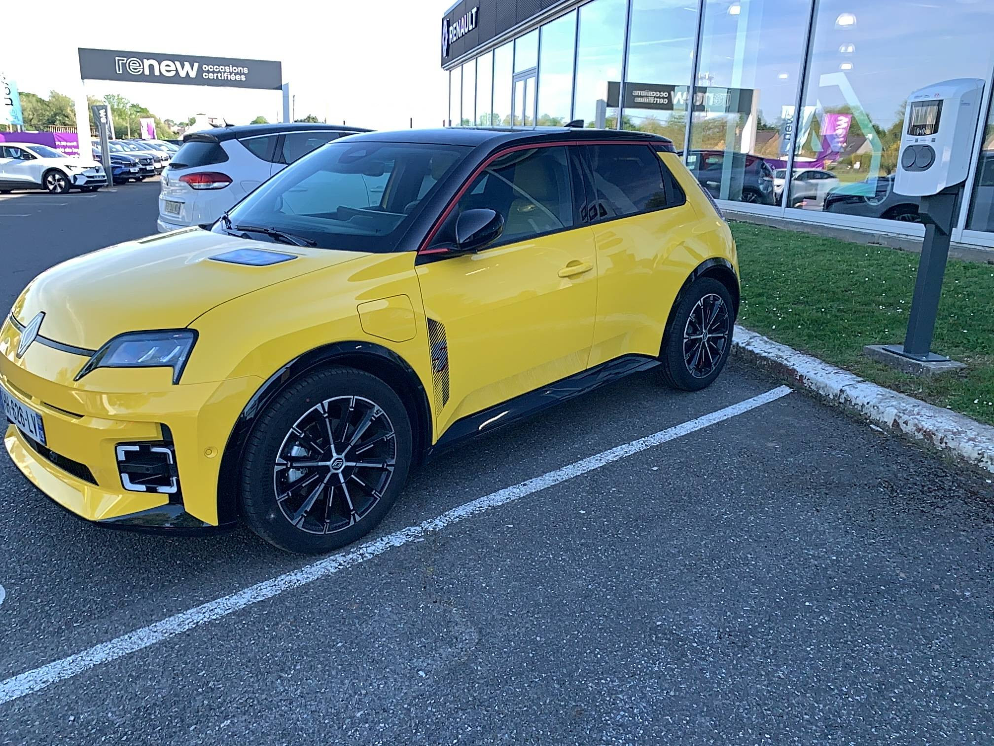 Renault R5 E-Tech  150 ch autonomie confort occasion de 2025 en vente à Concarneau
