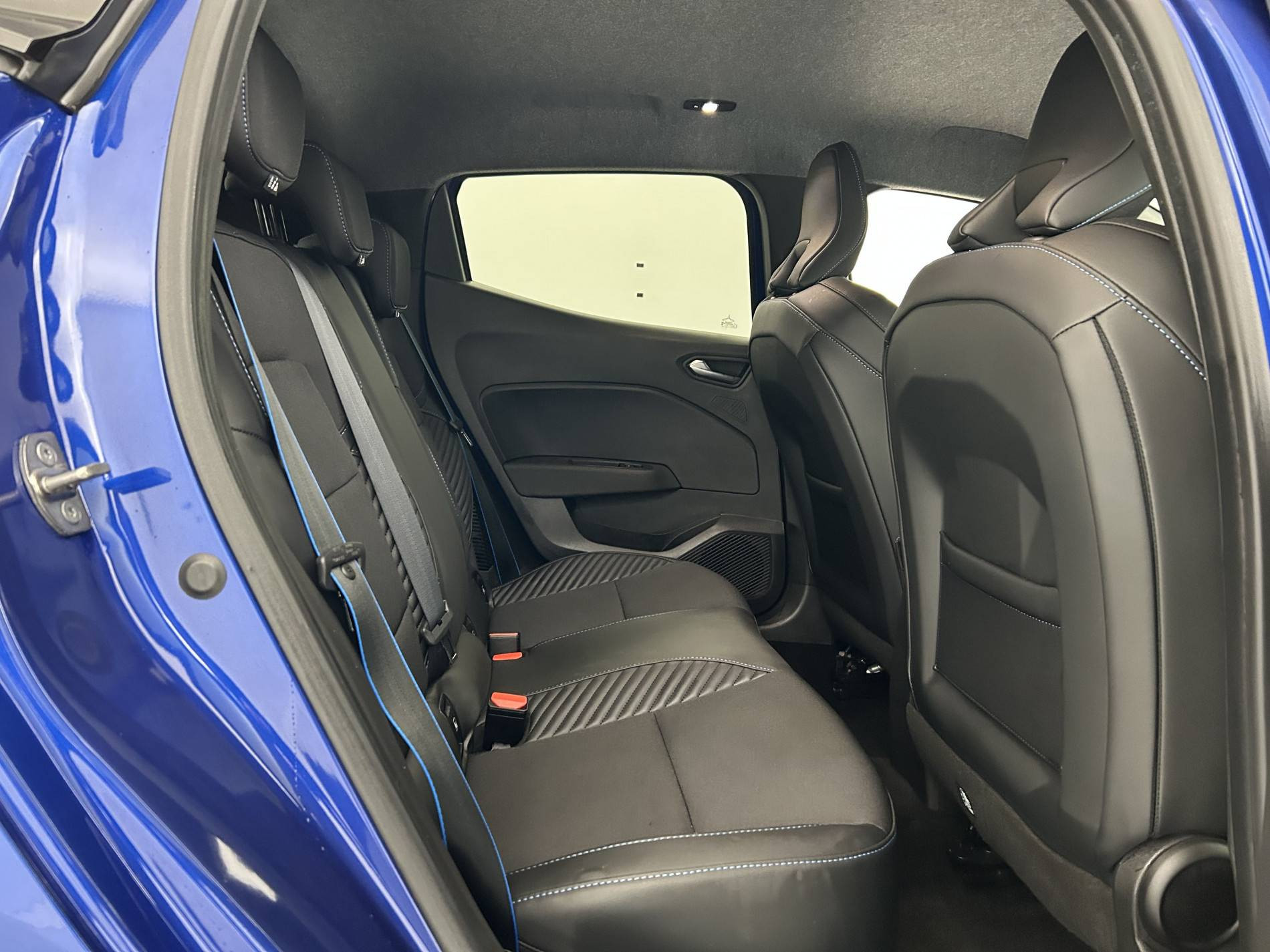 Vente en ligne Renault Clio 5 Clio E-Tech full hybrid 145 au prix de 21 990 €