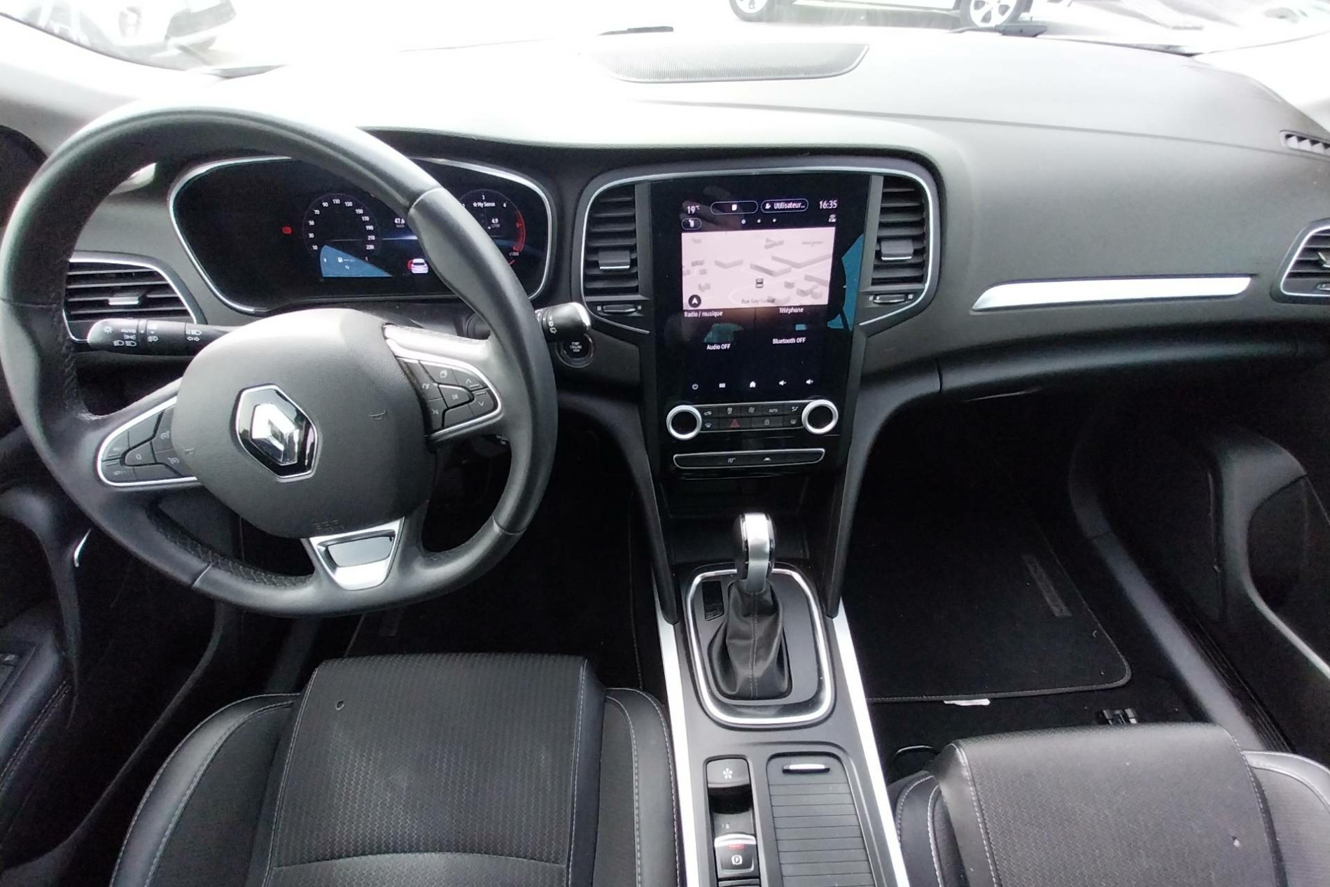 Vente en ligne Renault Megane 4 Estate  Blue dCi 115 EDC au prix de 19 490 €