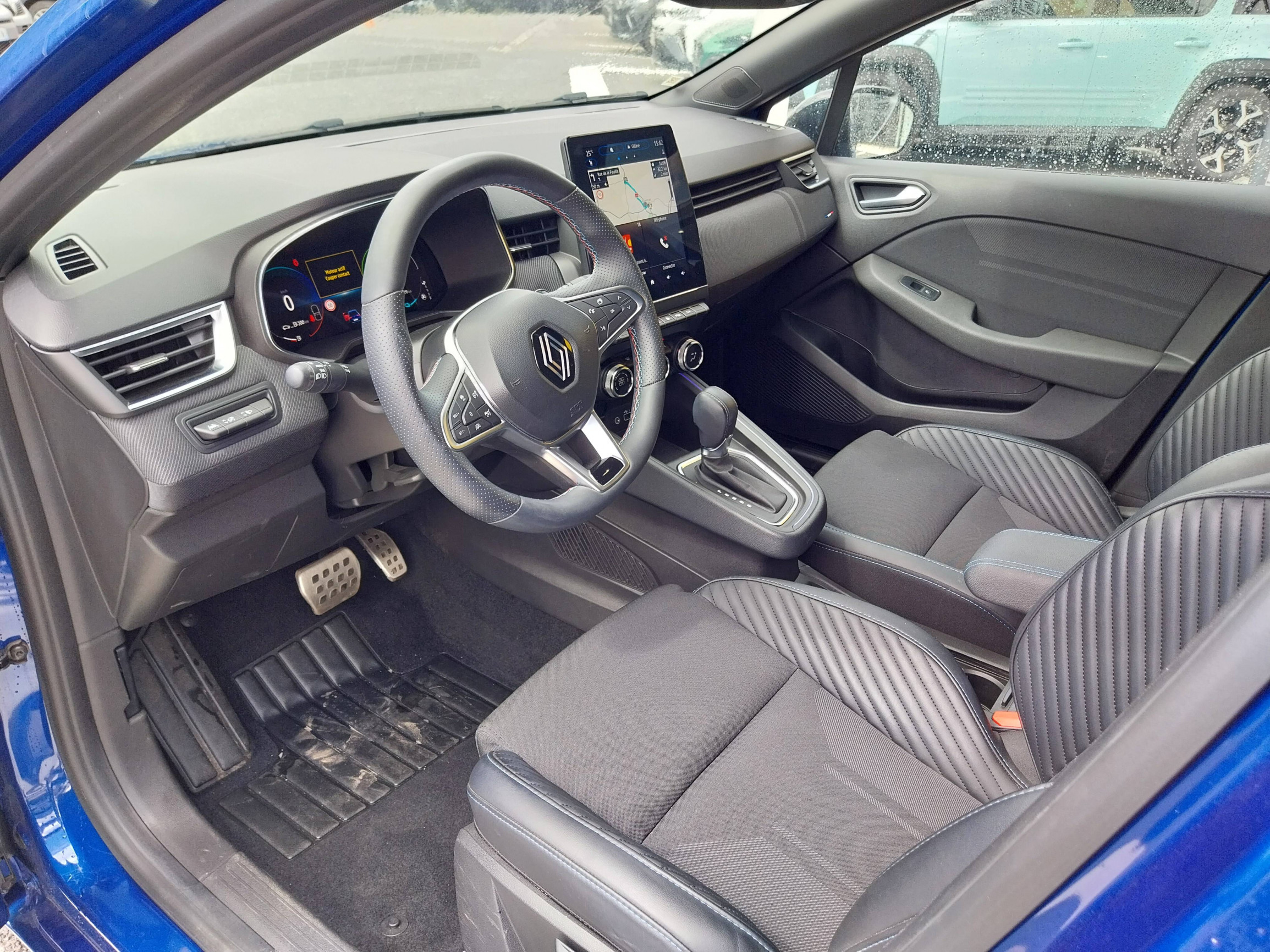 Vente en ligne Renault Clio 5 Clio E-Tech full hybrid 145 au prix de 21 490 €