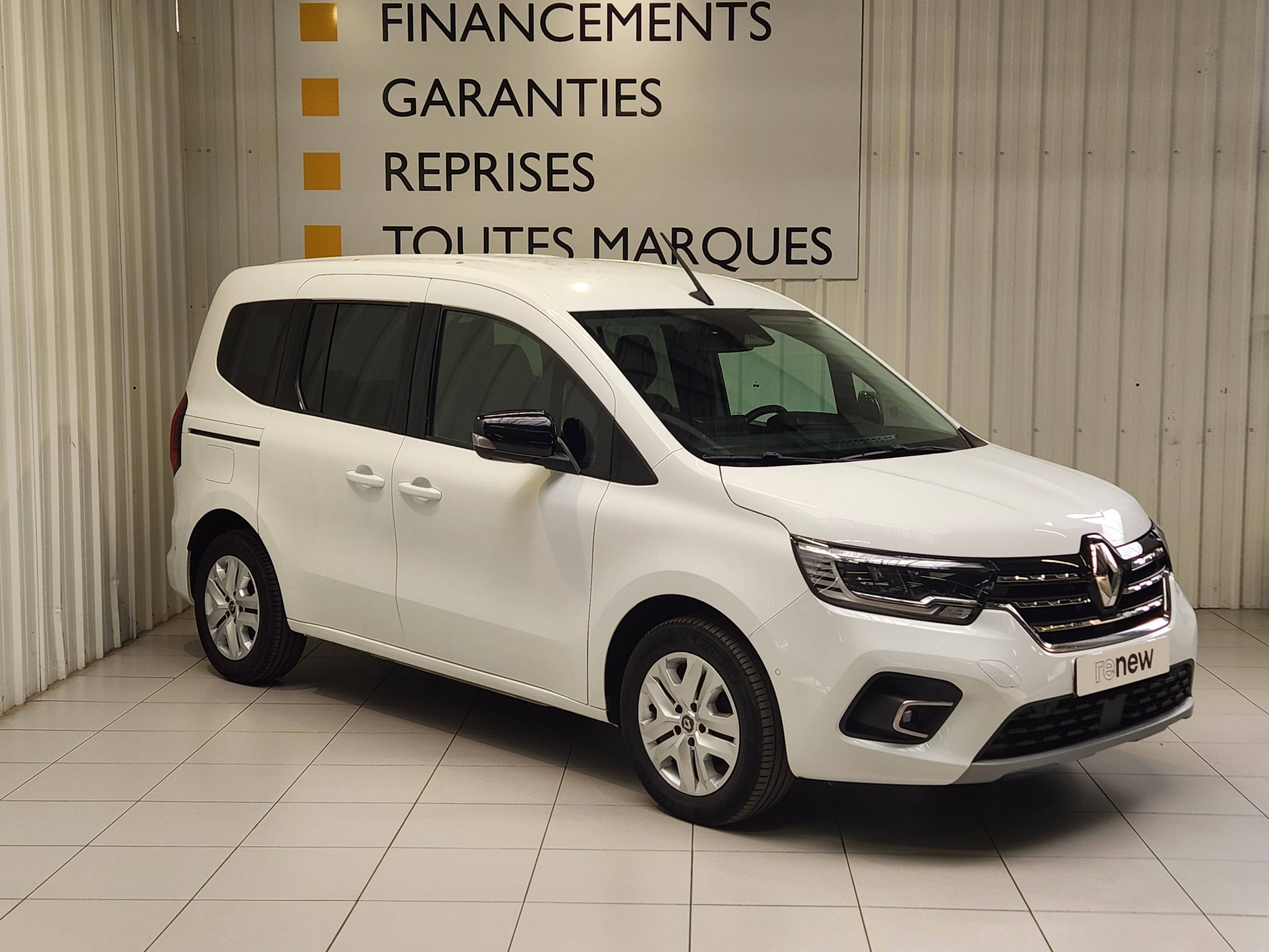 Vente en ligne Renault Kangoo  Blue dCi 95 au prix de 21 490 €