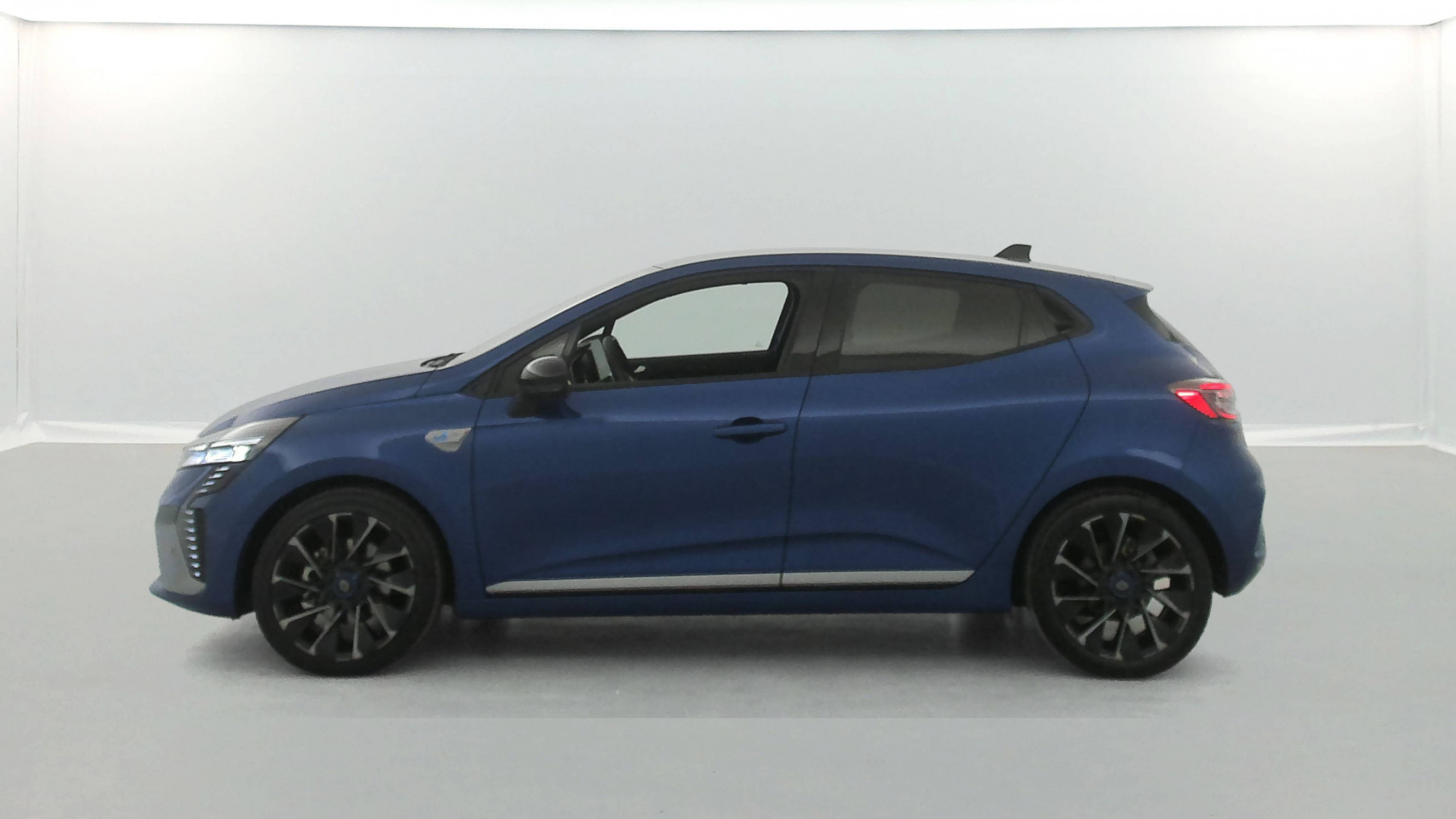 Vente en ligne Renault Clio 5 Clio E-Tech full hybrid 145 au prix de 22 490 €