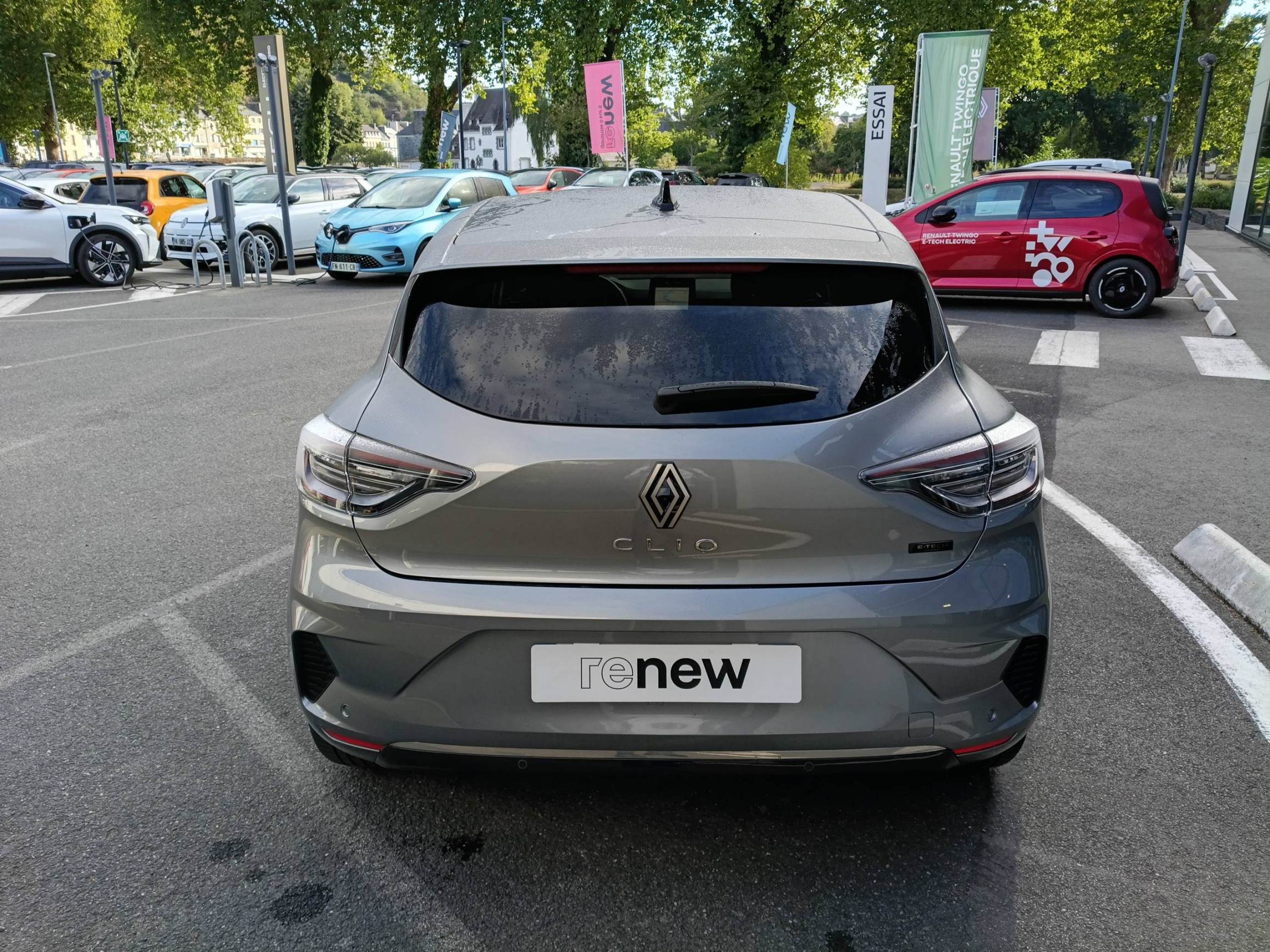Vente en ligne Renault Clio 5 Clio E-Tech full hybrid 145 ch GSR2 au prix de 19 790 €
