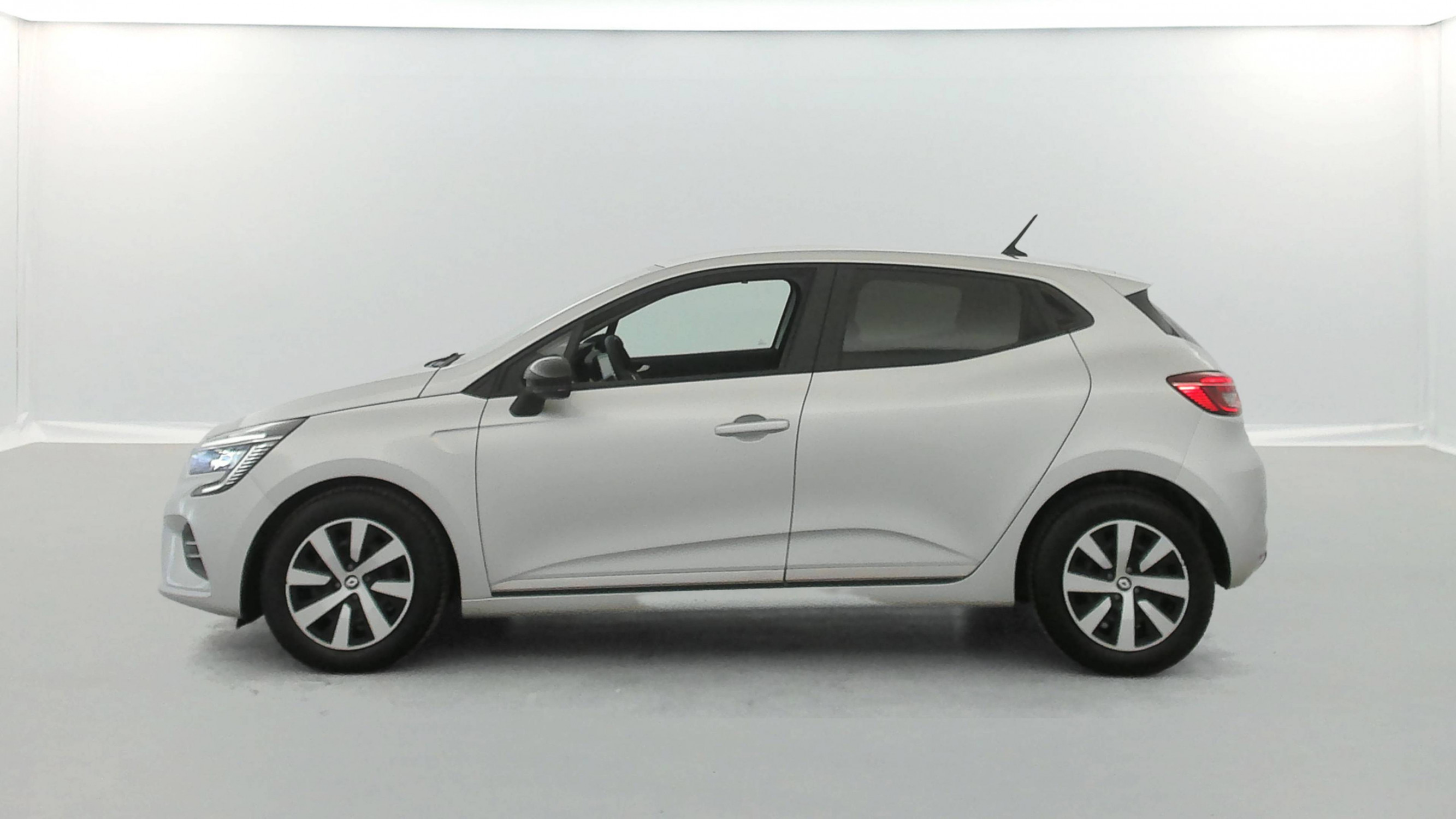 Vente en ligne Renault Clio 5 Clio TCe 90 au prix de 13 890 €