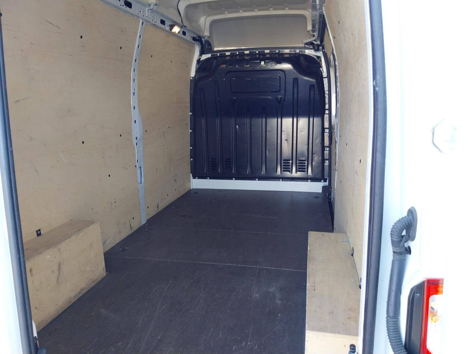 Vente en ligne Renault Master Fourgon MASTER FGN TRAC F3500 L3H3 BLUE DCI 135 au prix de 26 990 €