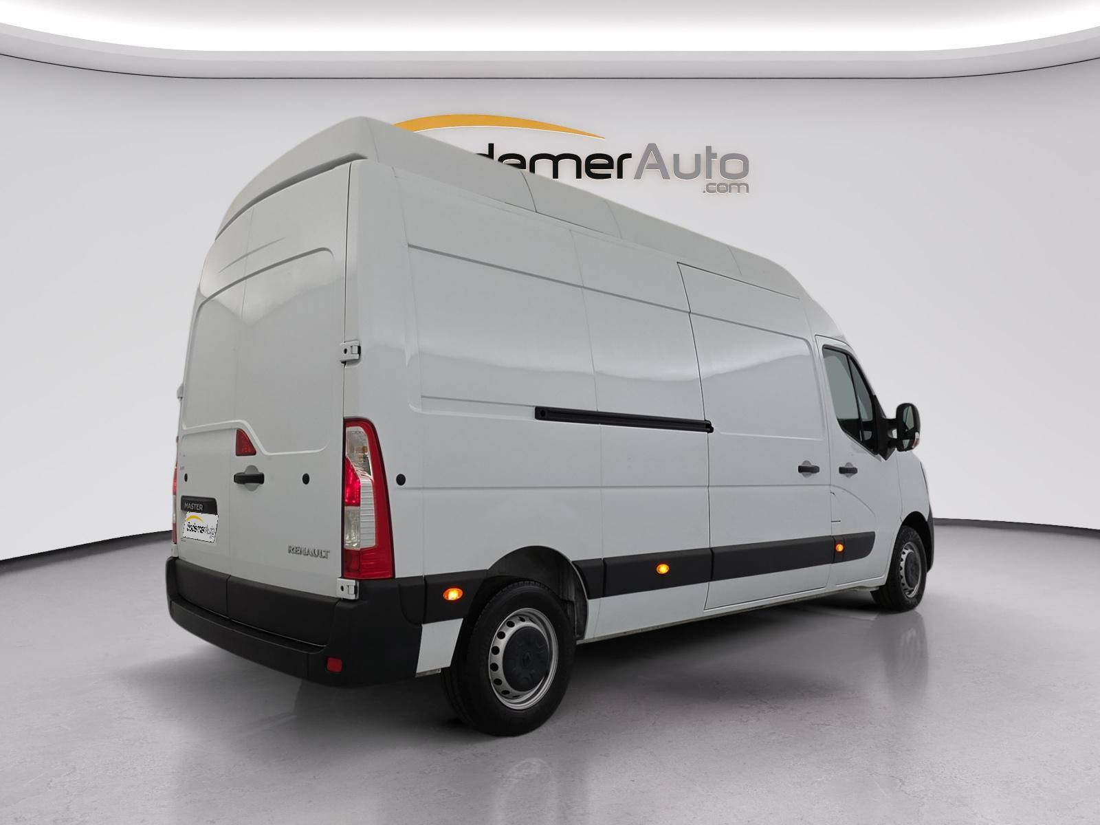 Vente en ligne Renault Master Fourgon MASTER FGN TRAC F3500 L3H3 BLUE DCI 135 au prix de 25 900 €