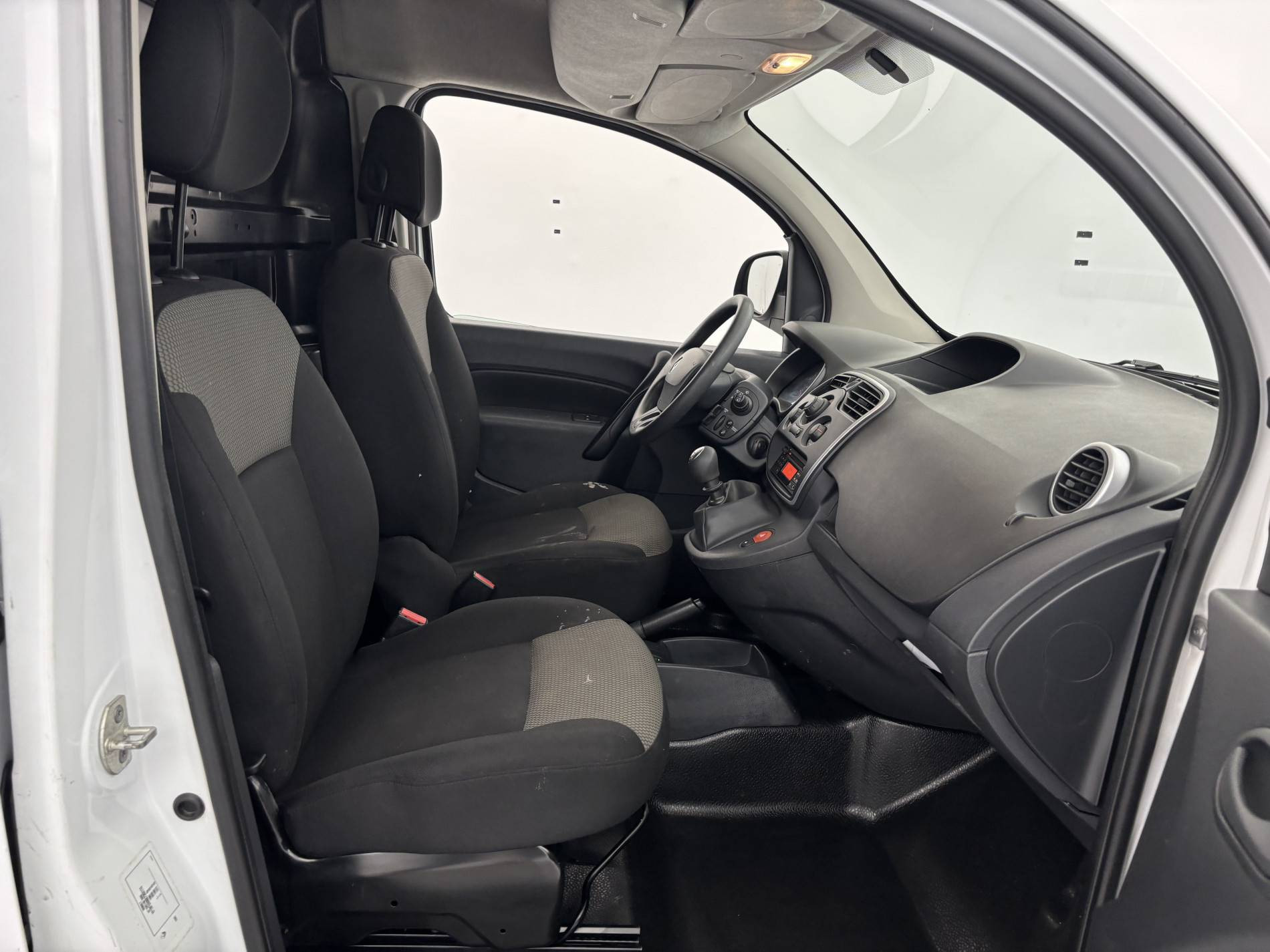Vente en ligne Renault Kangoo Express  BLUE DCI 80 au prix de 11 990 €
