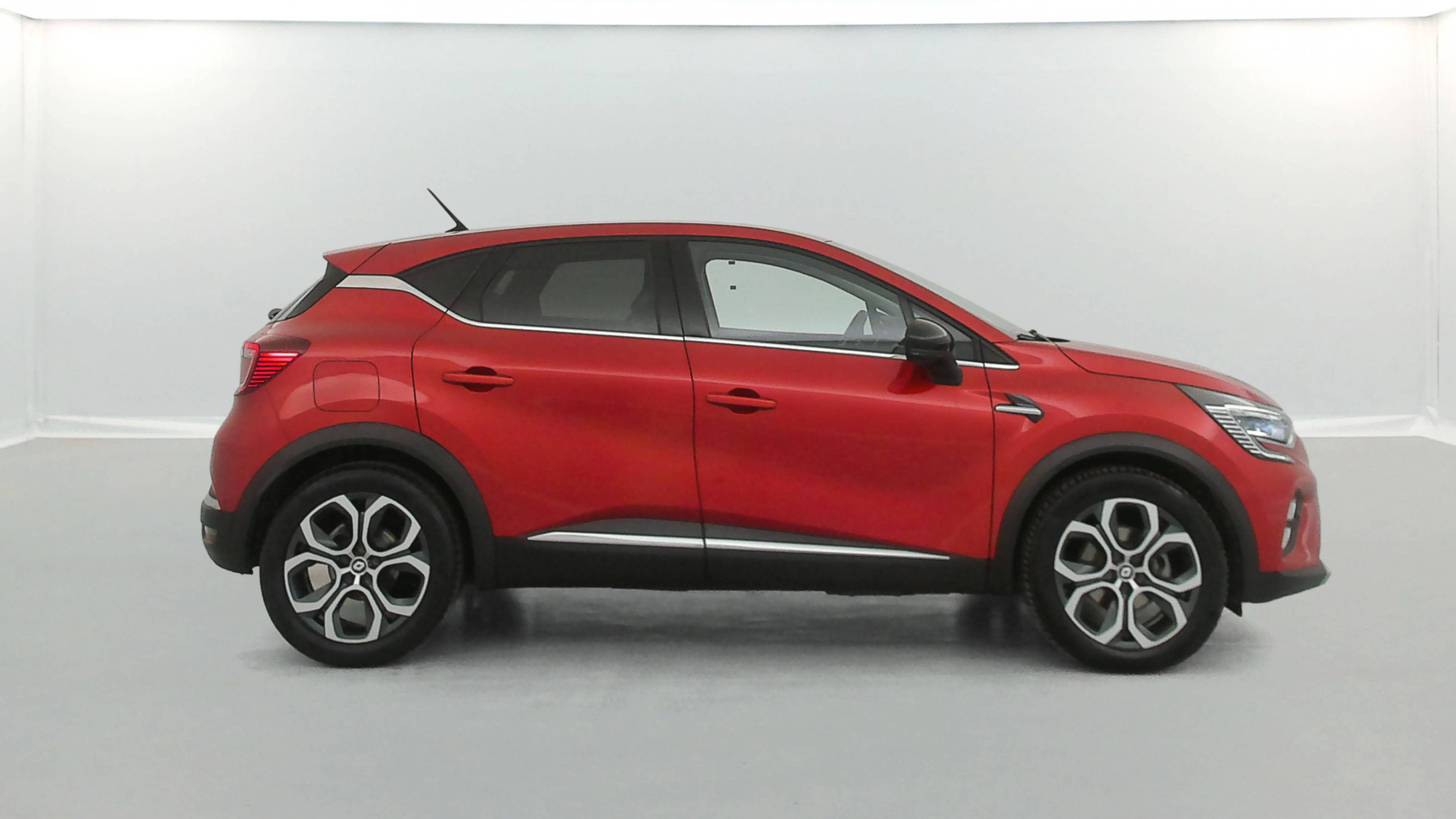 Vente en ligne Renault Captur  E-Tech 145 - 21 au prix de 18 990 €