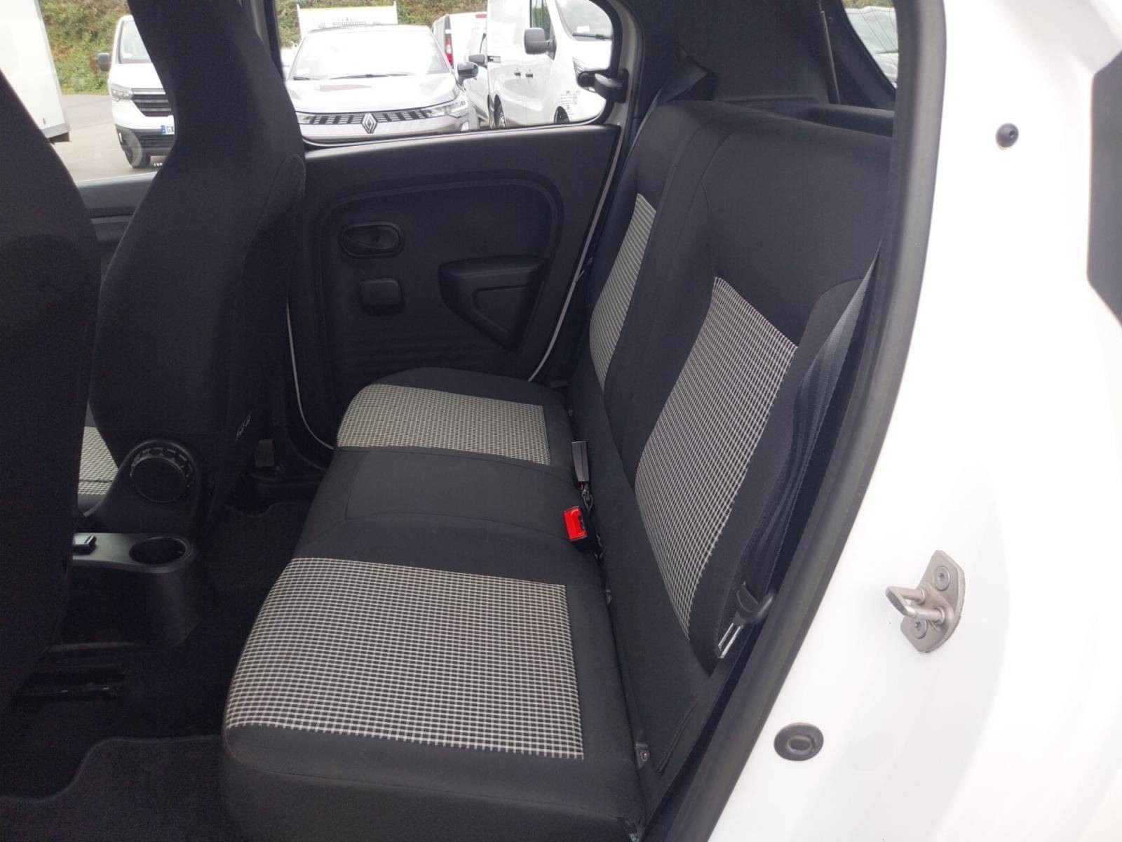 Vente en ligne Renault Twingo Electrique Twingo III E-Tech au prix de 12 900 €