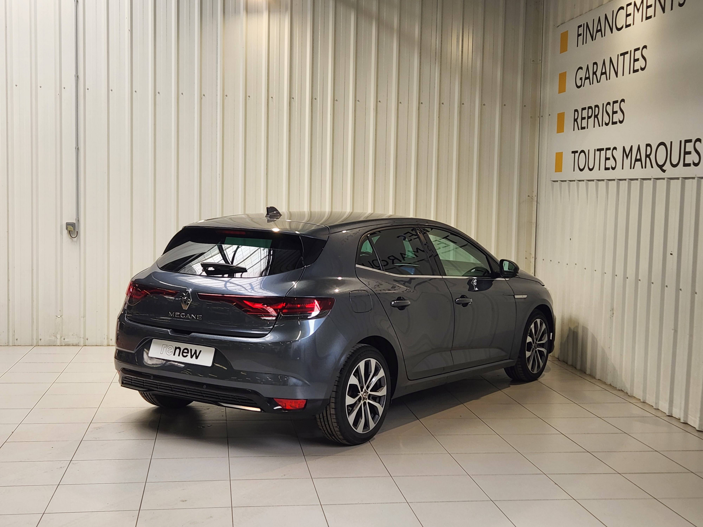 Vente en ligne Renault Megane 4 Mégane IV Berline Blue dCi 115 au prix de 16 790 €