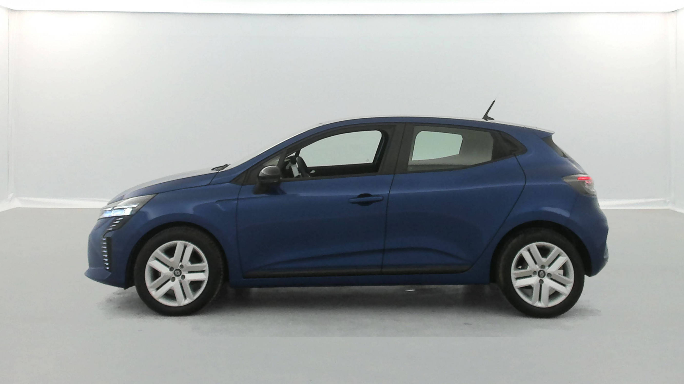 Vente en ligne Renault Clio 5 Clio TCe 90 au prix de 15 990 €