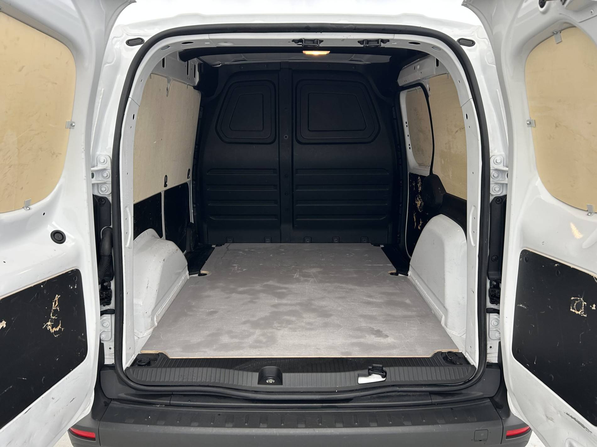 Vente en ligne Renault Kangoo Van  BLUE DCI 95 au prix de 19 890 €