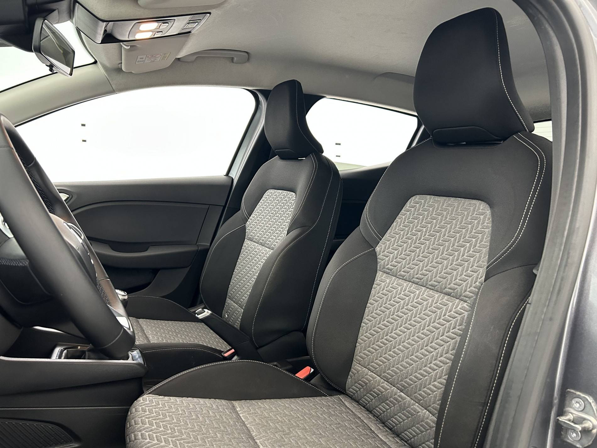 Vente en ligne Renault Clio 5 Clio TCe 90 au prix de 14 990 €