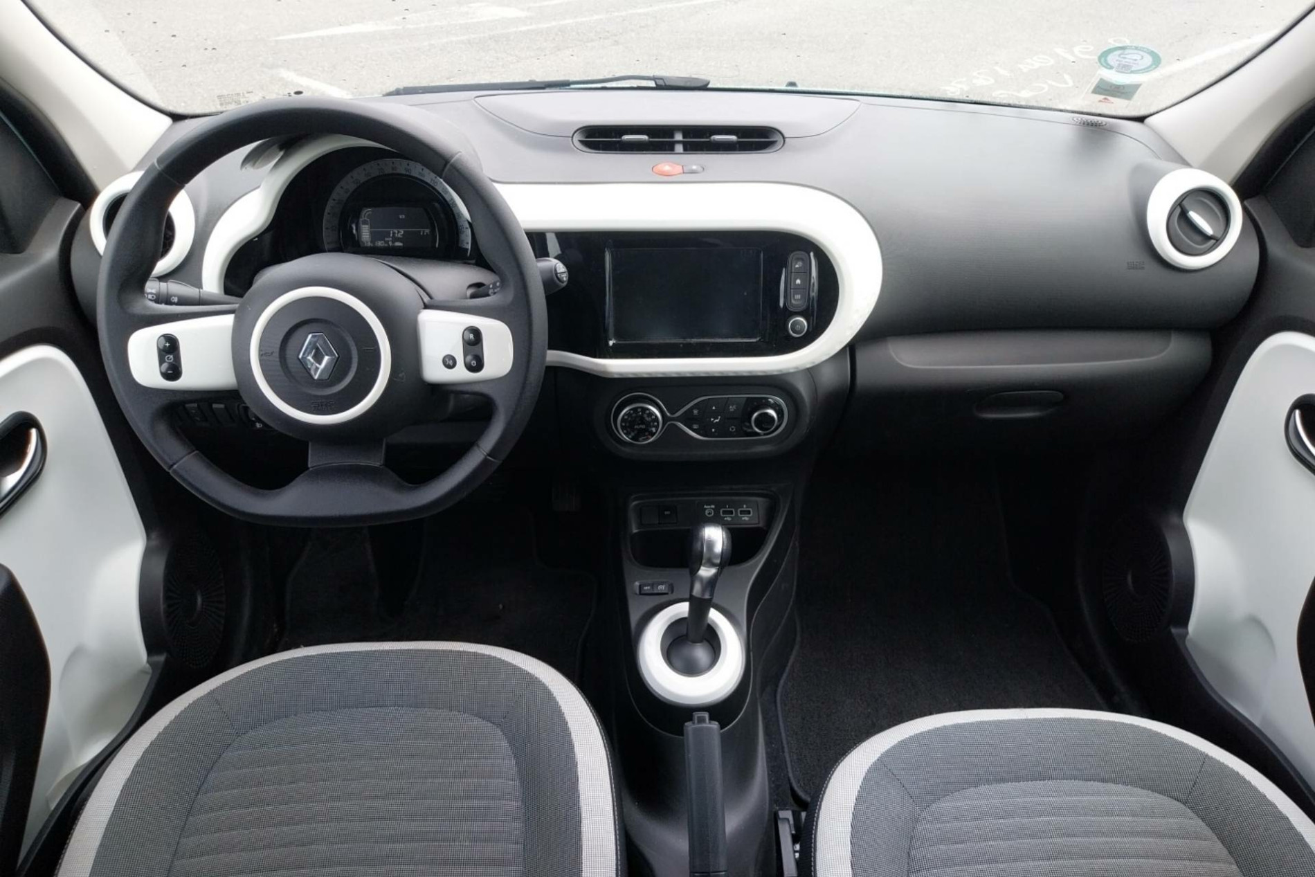 Vente en ligne Renault Twingo Electrique Twingo III E-Tech au prix de 12 980 €