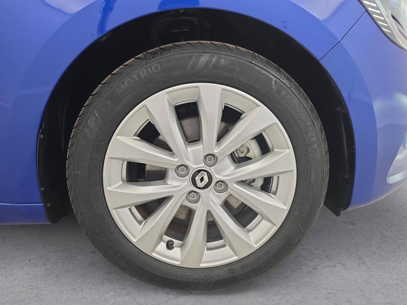 Vente en ligne Renault Clio 5 Clio E-Tech full hybrid 145 au prix de 16 990 €