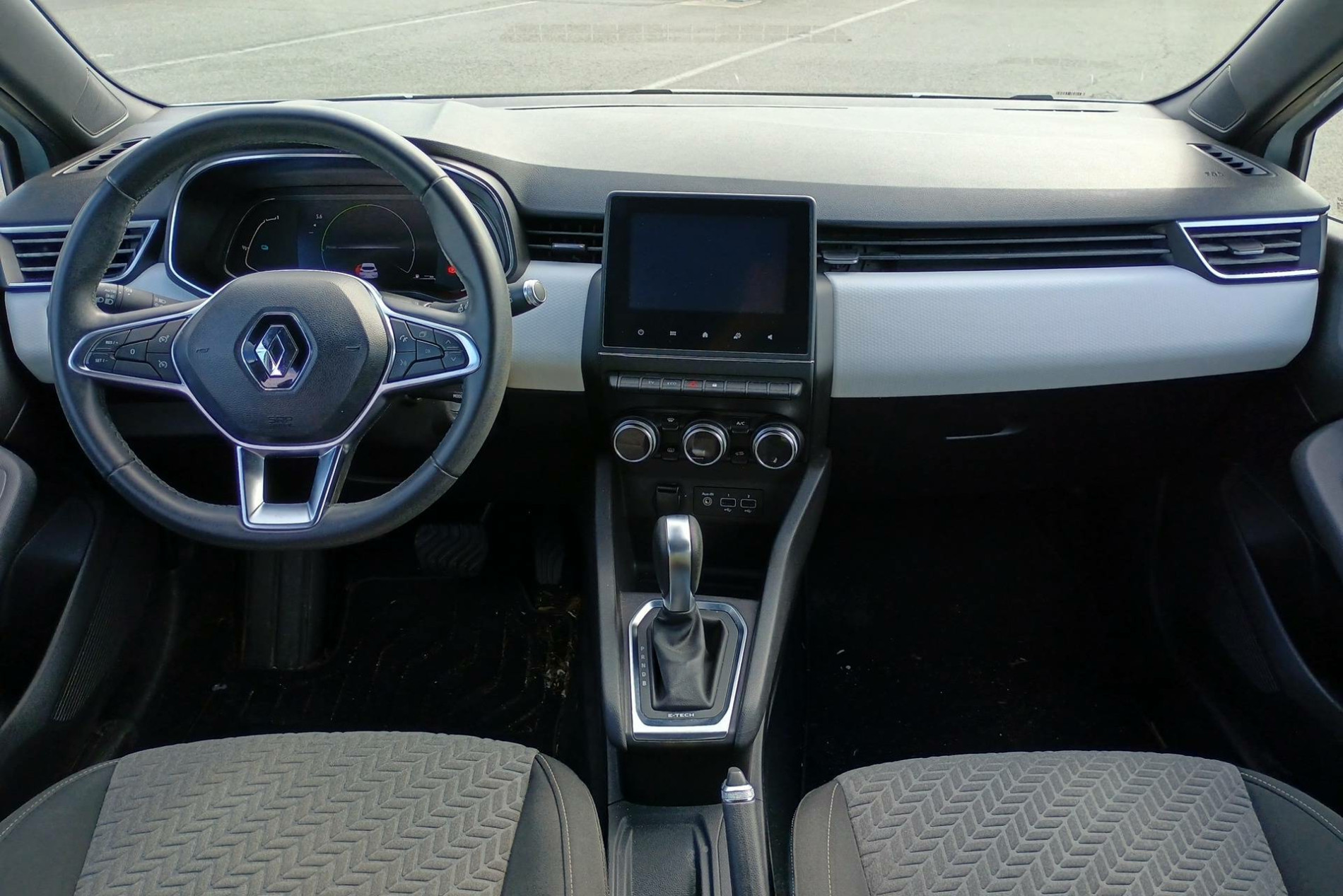 Vente en ligne Renault Clio 5 Clio E-Tech 140 - 21 au prix de 14 890 €