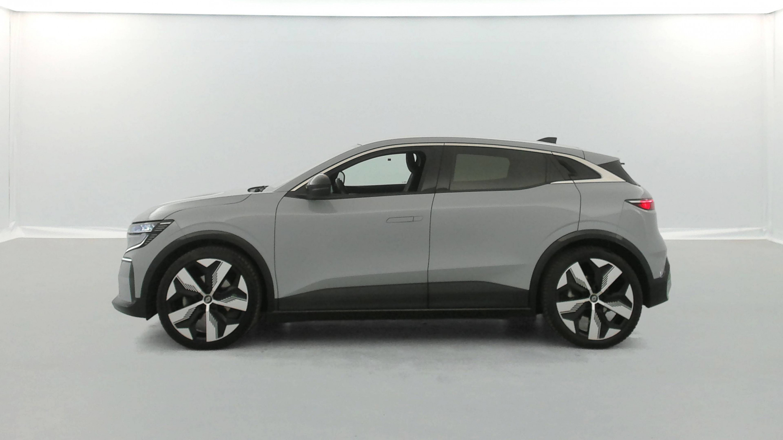 Vente en ligne Renault Megane E-Tech  EV60 220 ch super charge au prix de 20 990 €