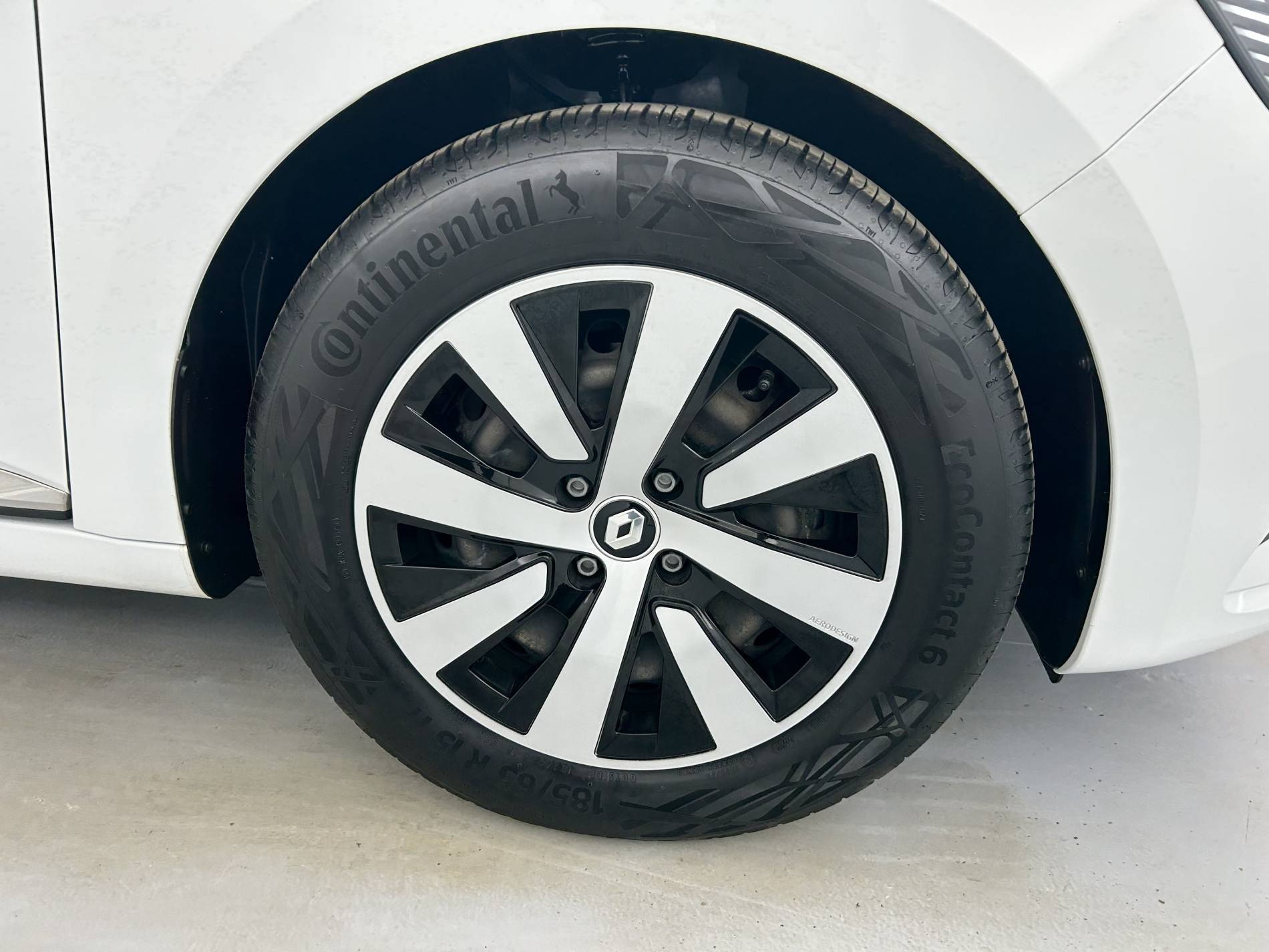 Vente en ligne Renault Clio 5 Clio TCe 90 au prix de 15 390 €