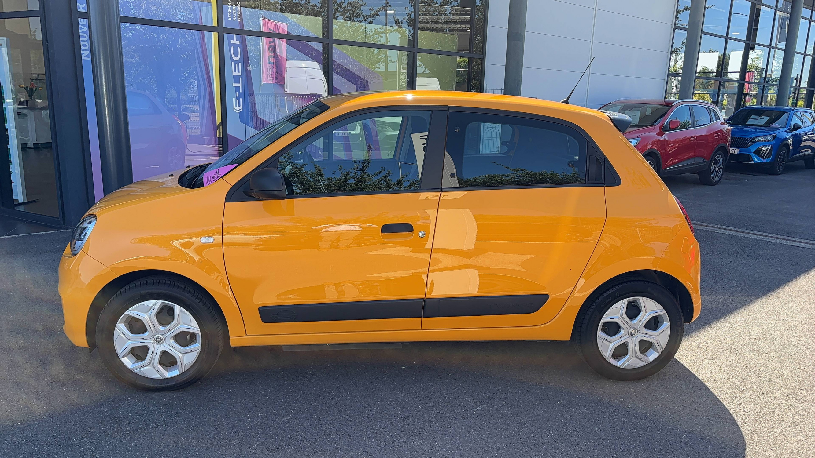 Vente en ligne Renault Twingo Electrique Twingo III E-Tech au prix de 12 990 €