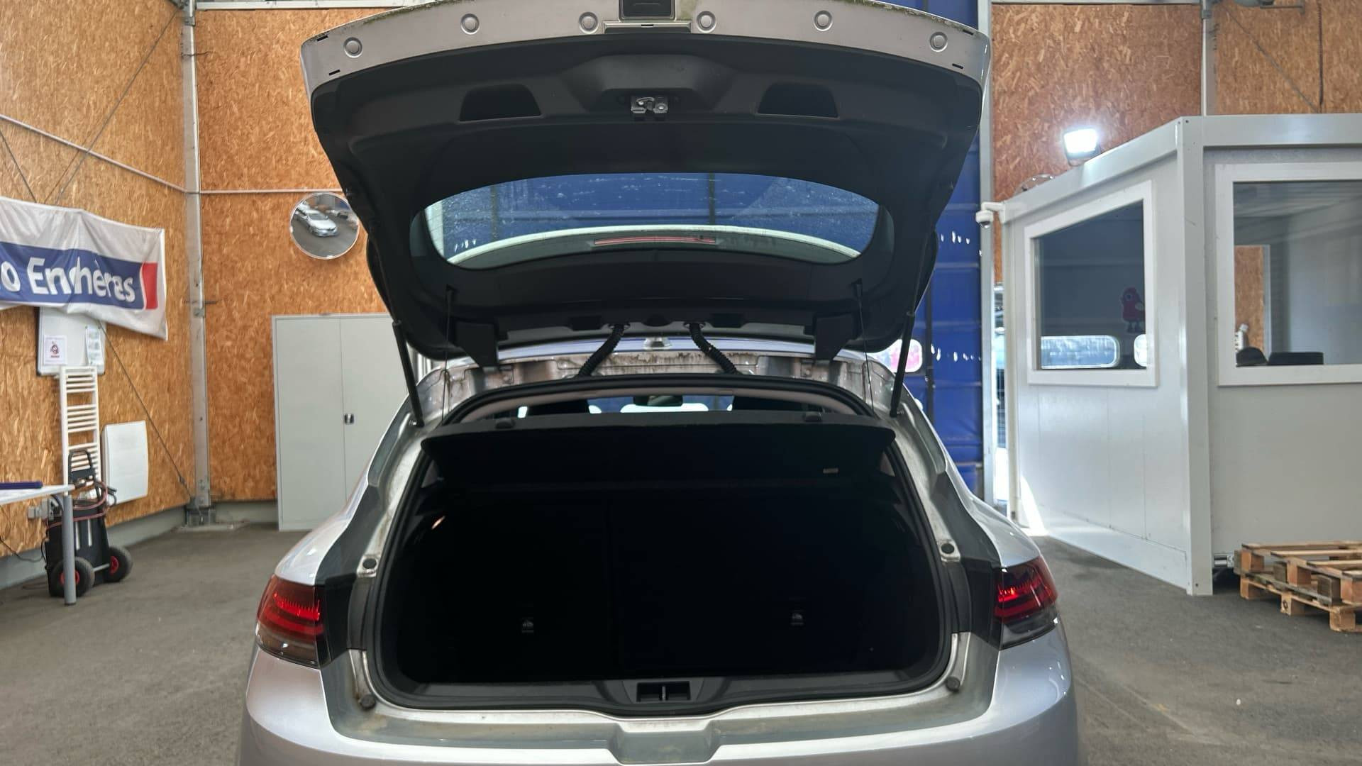 Vente en ligne Renault Megane 4 Mégane IV Berline Blue dCi 115 - 20 au prix de 14 490 €