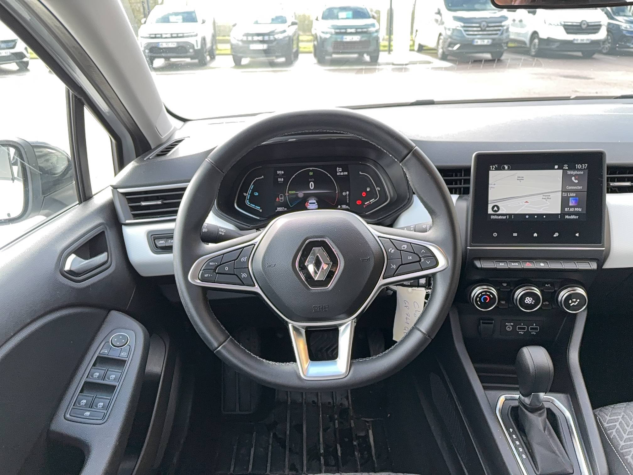 Vente en ligne Renault Clio 5 Clio E-Tech hybride 145 au prix de 17 391 €