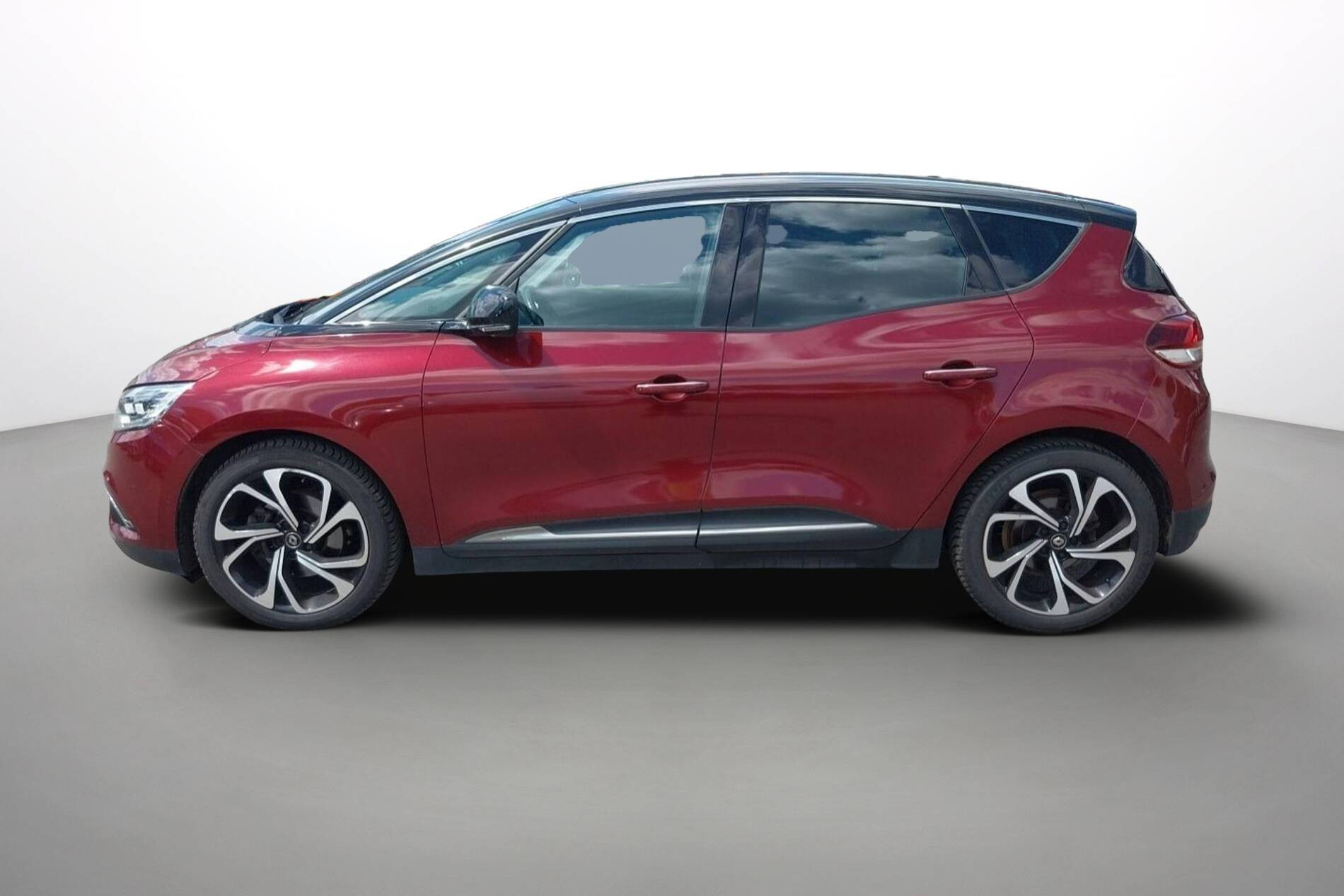 Vente en ligne Renault Scenic 4 Scenic Blue dCi 150 au prix de 13 990 €