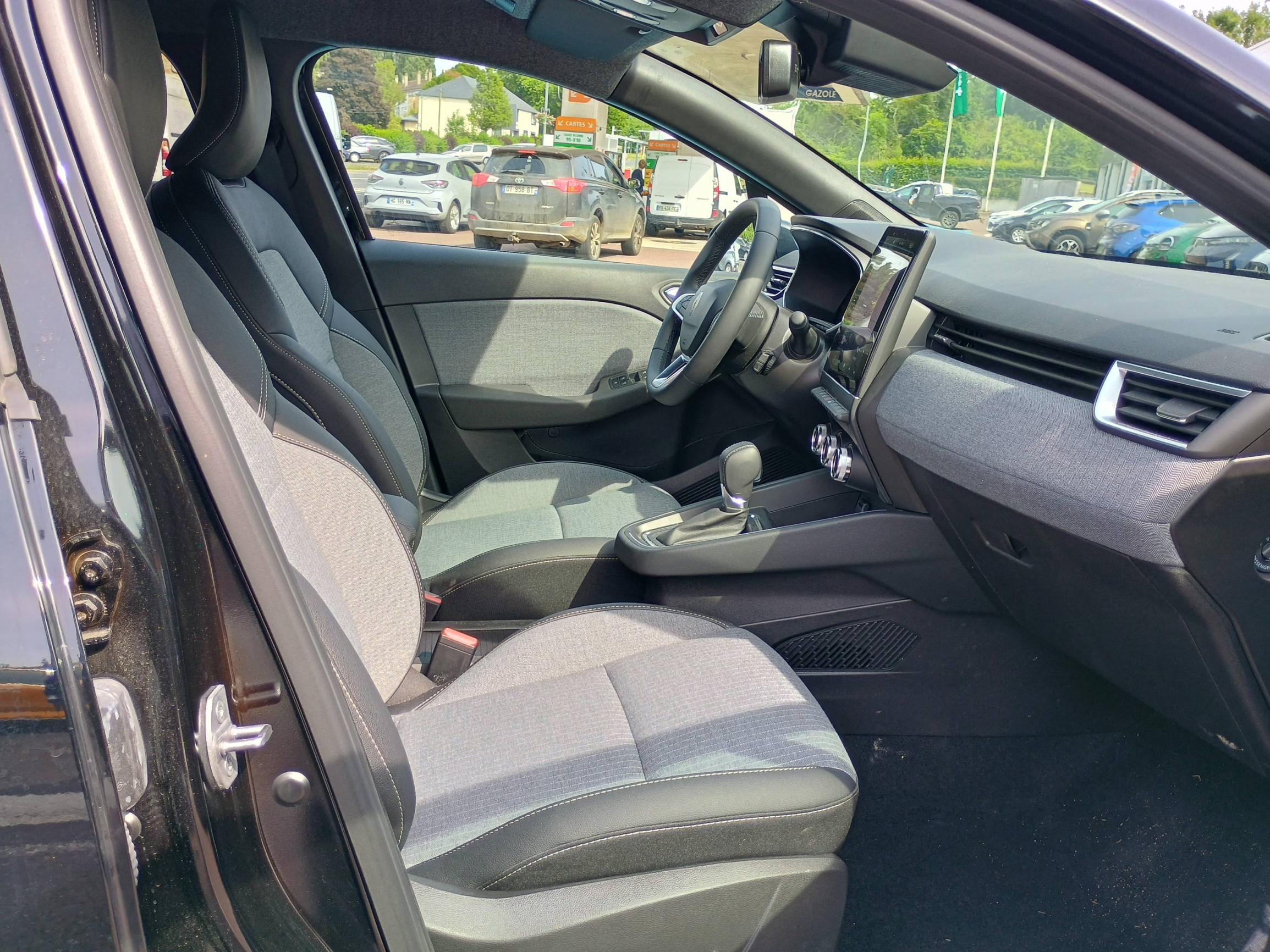 Vente en ligne Renault Clio 5 Clio E-Tech full hybrid 145 ch GSR2 au prix de 23 590 €