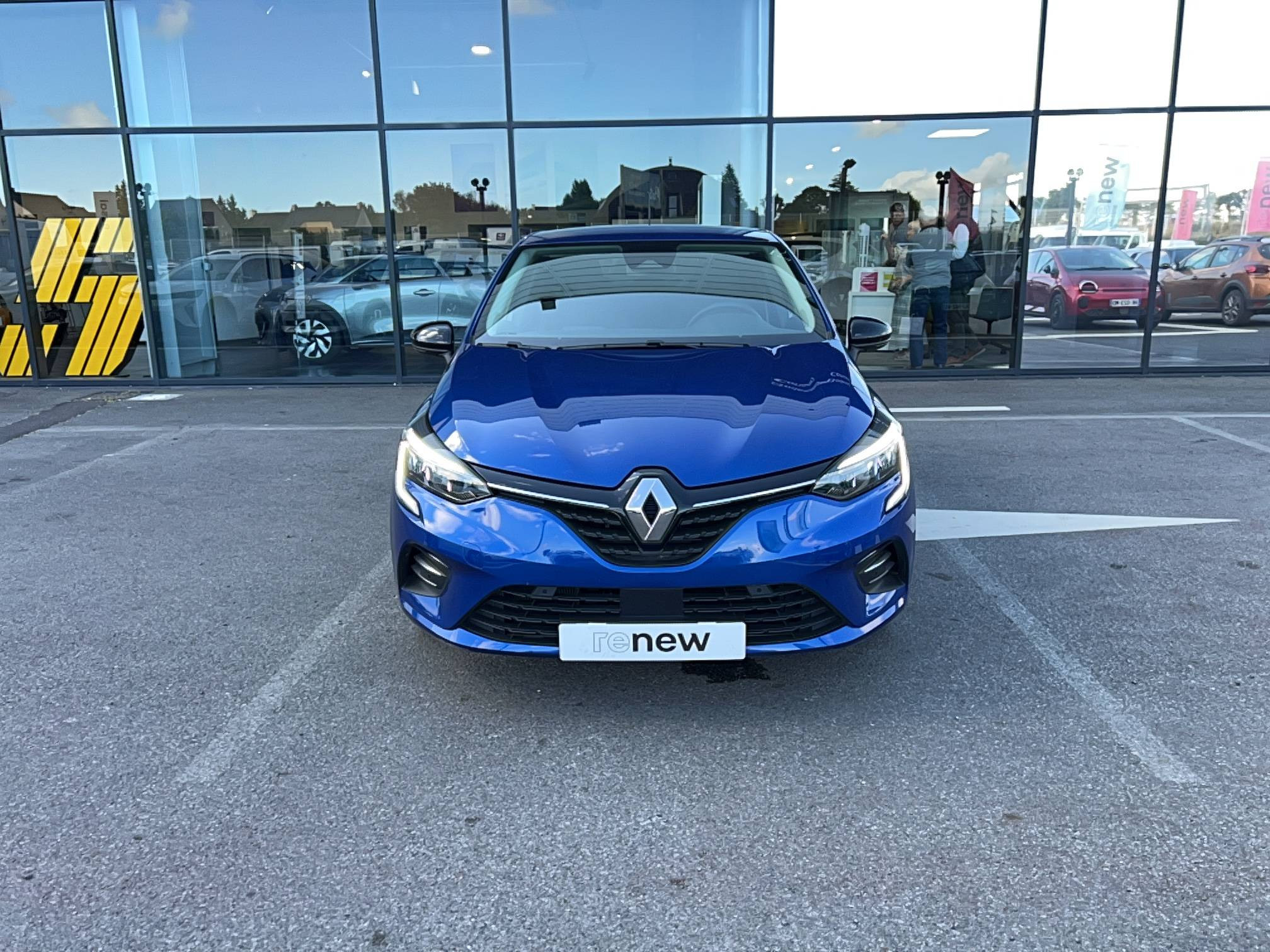 Vente en ligne Renault Clio 5 Clio E-Tech full hybrid 145 au prix de 16 990 €