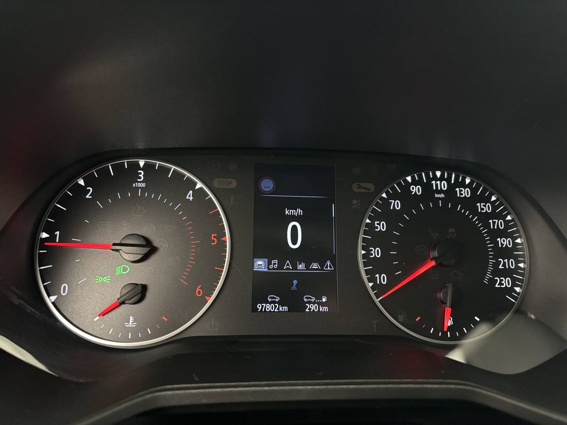 Vente en ligne Renault Clio 5 CLIO SOCIETE BLUE DCI 100 au prix de 10 990 €