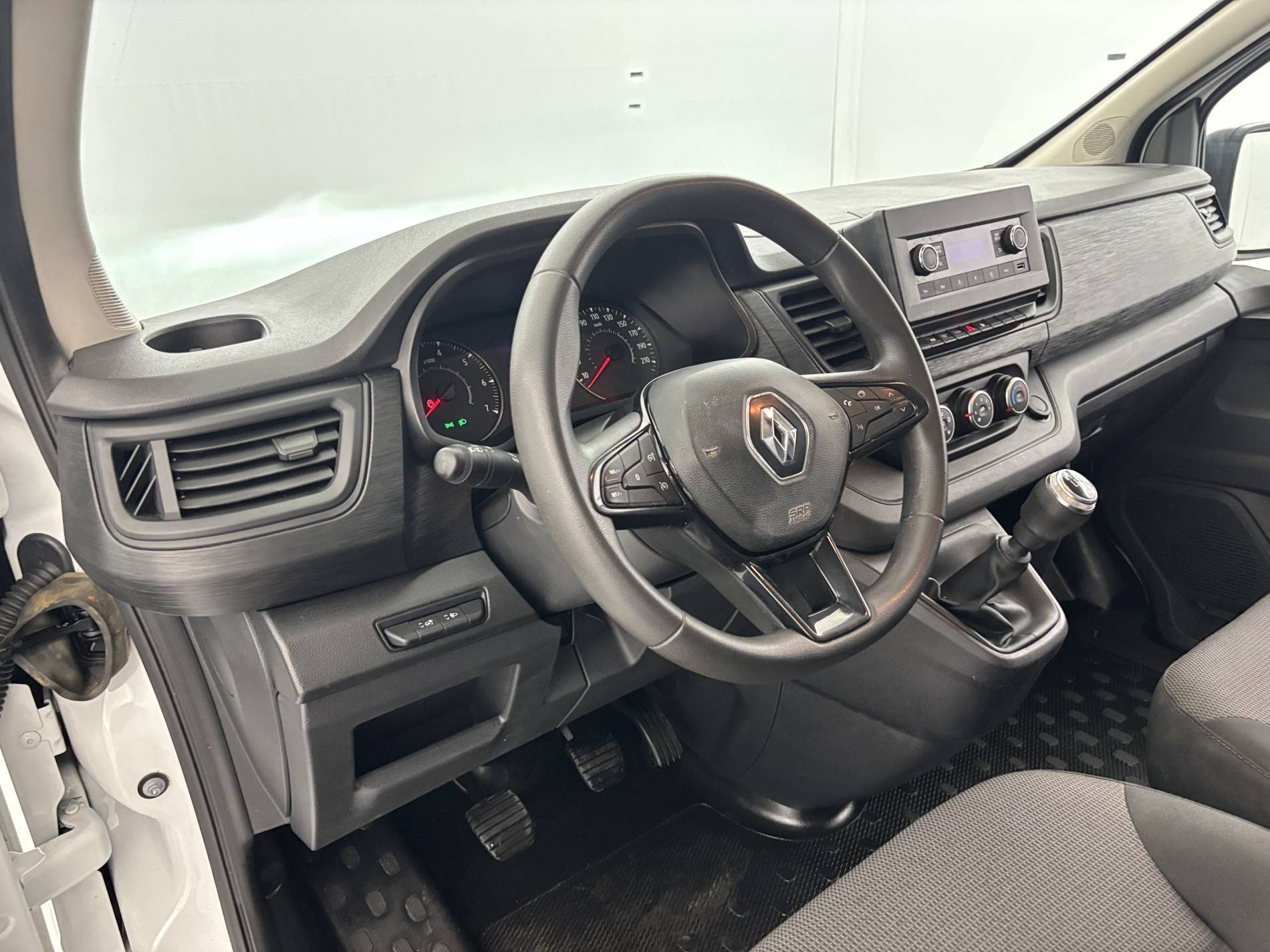Vente en ligne Renault Trafic 3 Fourgon TRAFIC FGN L1H1 2800 KG BLUE DCI 110 au prix de 20 490 €