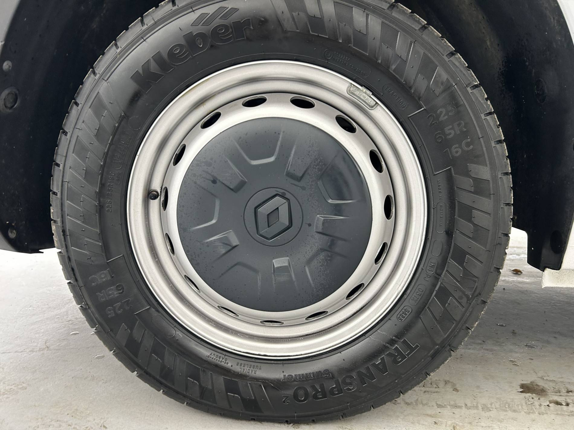 Vente en ligne Renault Master Fourgon MASTER FGN TRAC F3500 L2H2 BLUE DCI 135 au prix de 24 490 €