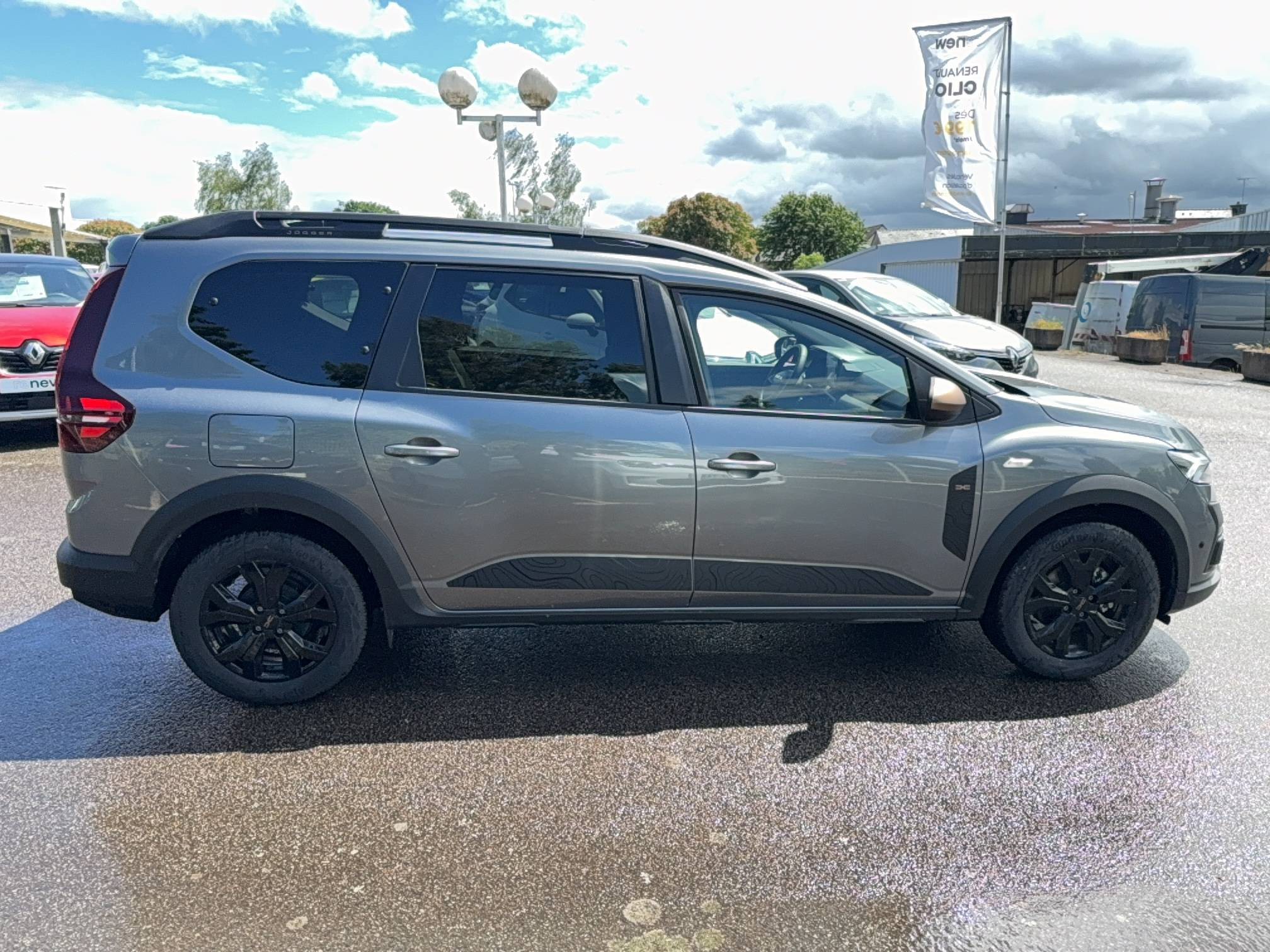 Vente en ligne Dacia Jogger  Hybrid 140 7 places GSR2 au prix de 25 790 €