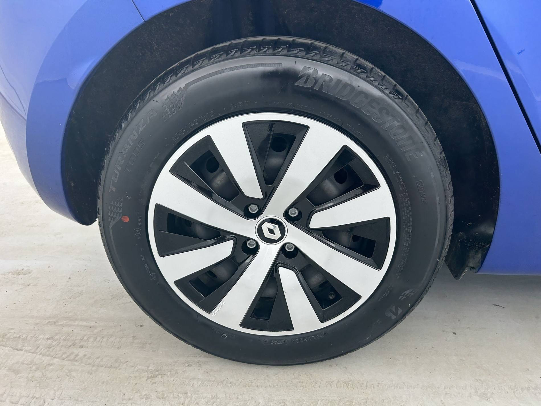 Vente en ligne Renault Clio 5 Clio TCe 90 au prix de 13 690 €
