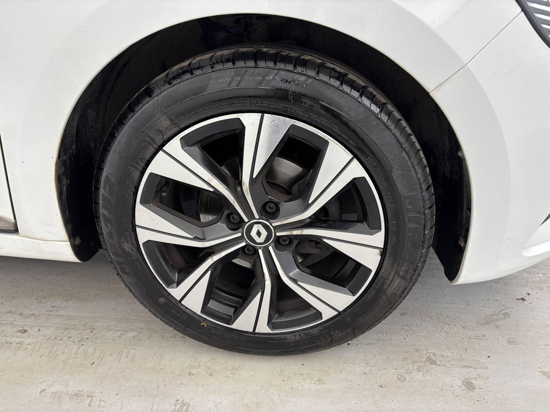 Vente en ligne Renault Clio 5 Clio TCe 90 - 21N au prix de 14 290 €