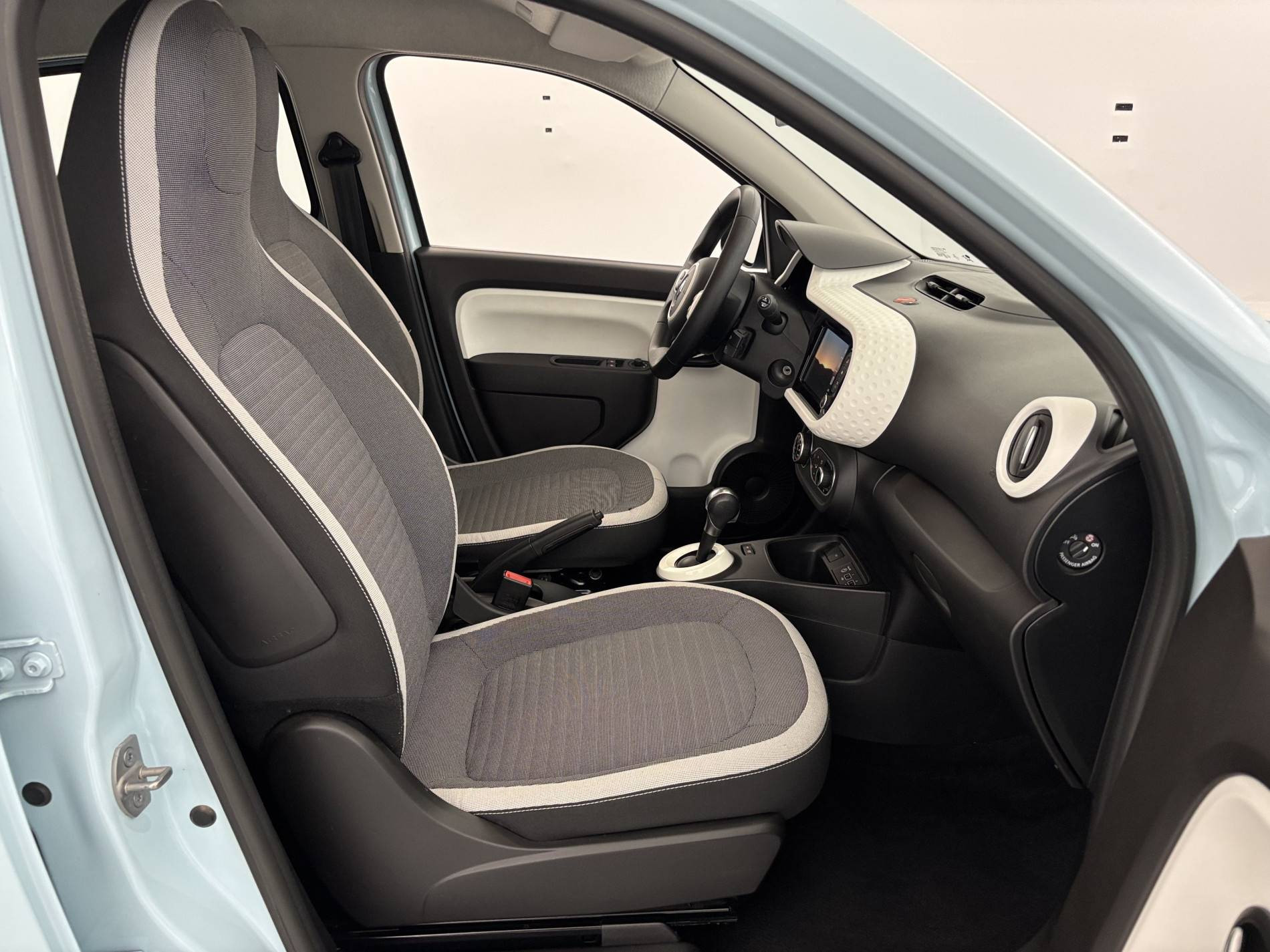 Vente en ligne Renault Twingo Electrique Twingo III E-Tech au prix de 12 990 €
