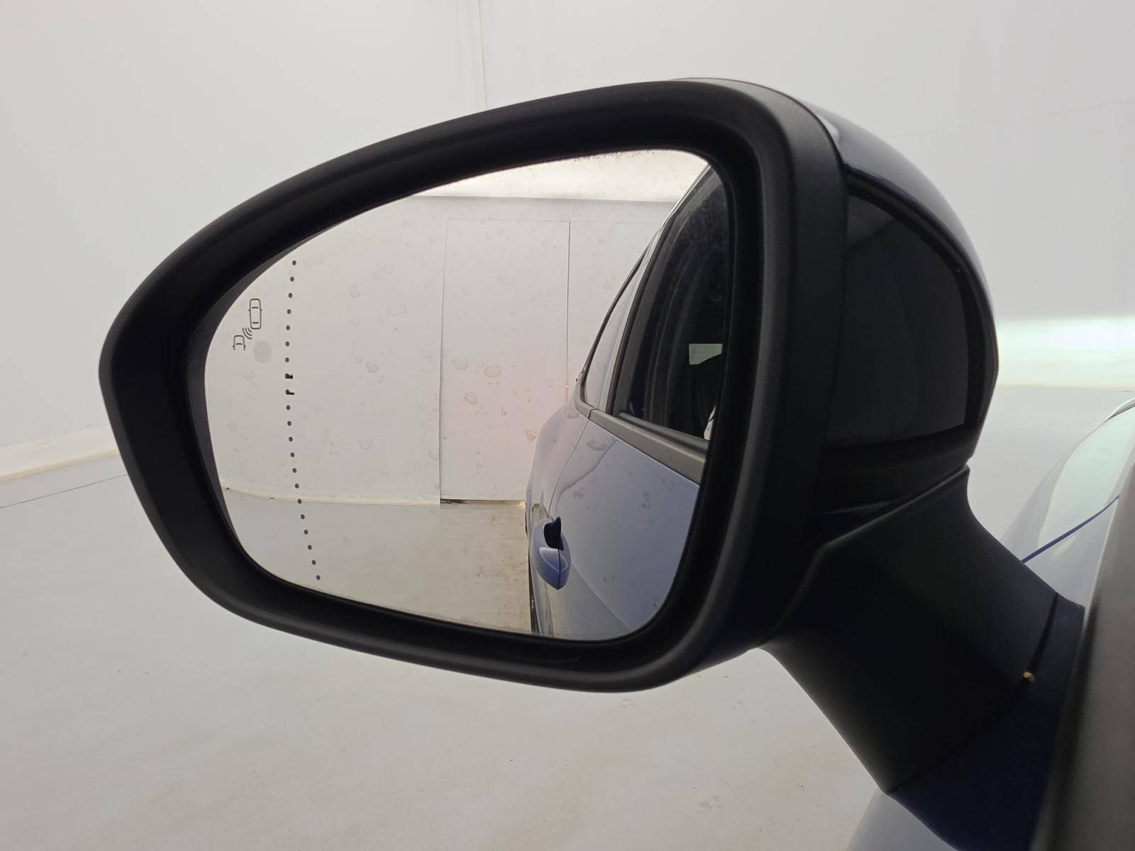 Vente en ligne Renault Clio 5 Clio E-Tech full hybrid 145 au prix de 17 890 €