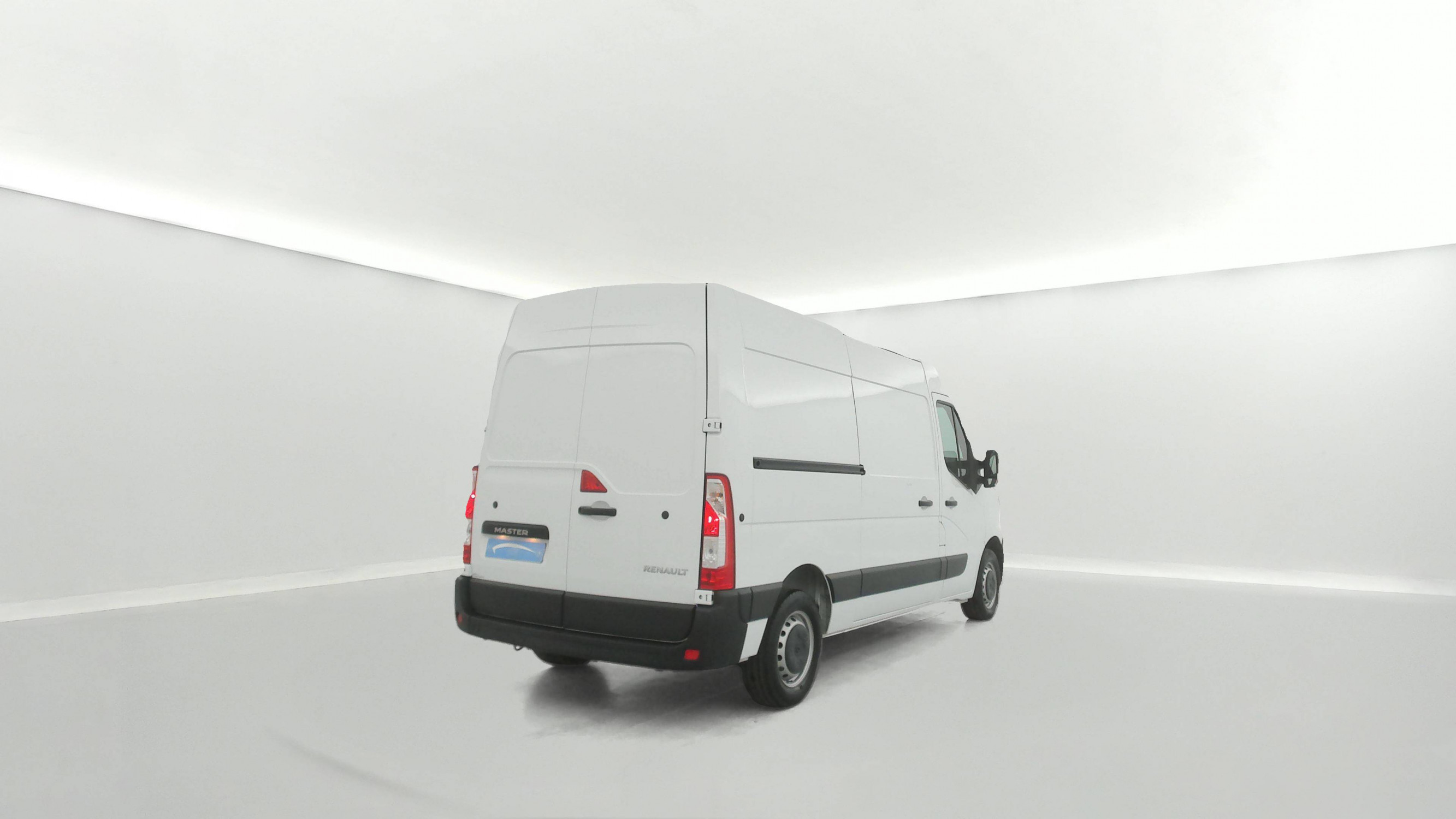Vente en ligne Renault Master Fourgon MASTER FGN TRAC F3500 L2H2 BLUE DCI 135 au prix de 24 000 €