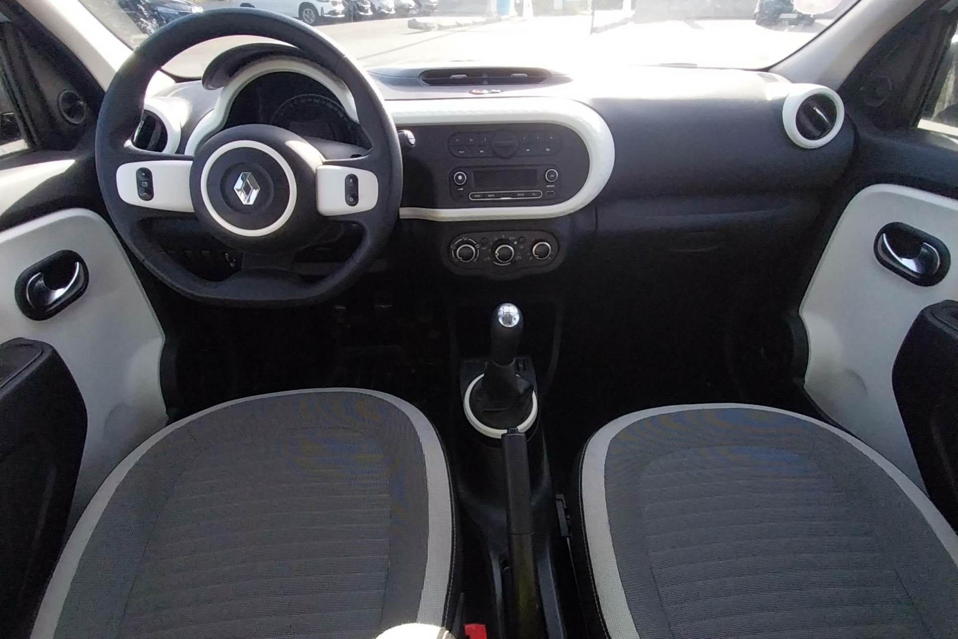 Vente en ligne Renault Twingo 3  1.0 SCe 70 E6C au prix de 8 890 €