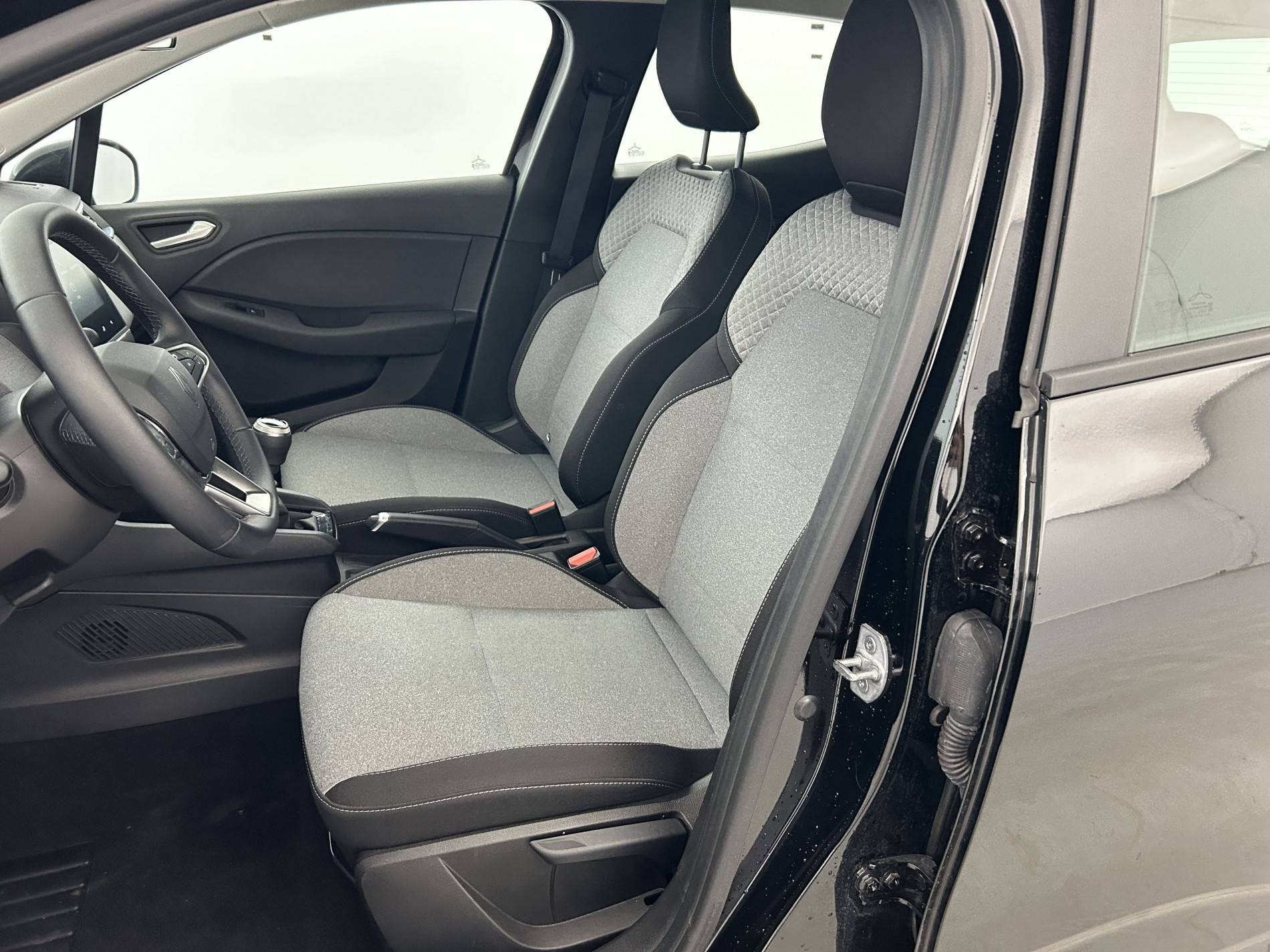 Vente en ligne Renault Clio 5 Clio Blue dCi 100 ch GSR2 au prix de 18 090 €